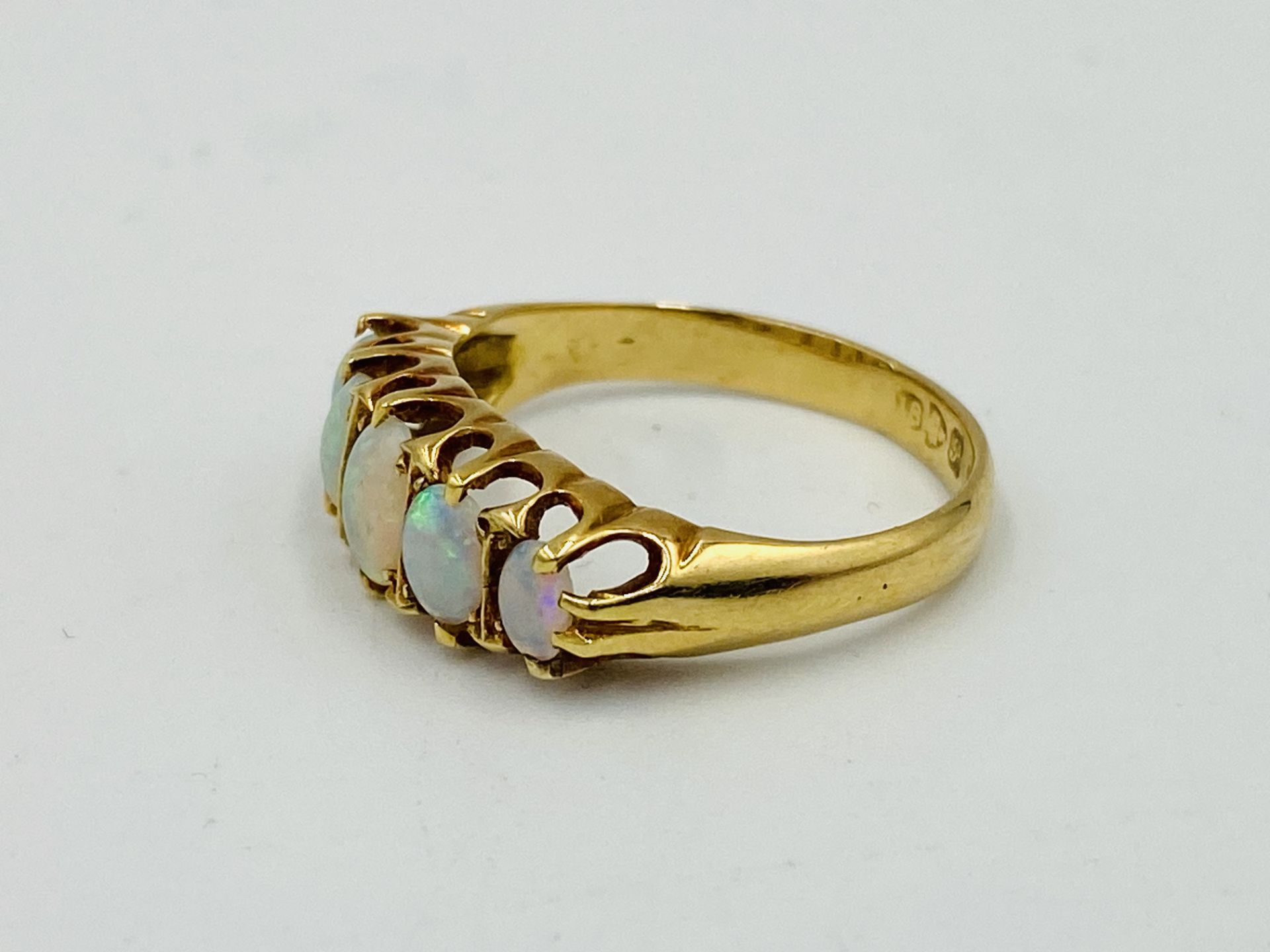 18ct gold ring set with five opals - Image 2 of 4