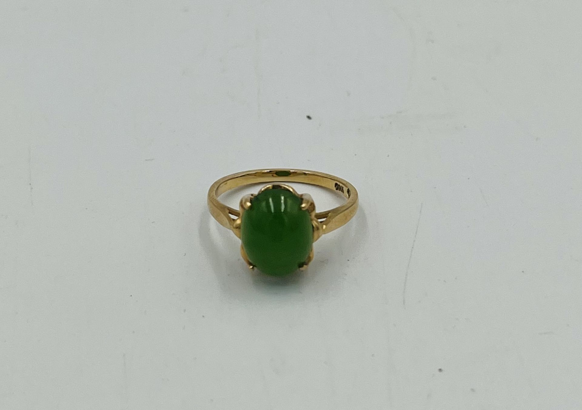 10ct gold ring set with a jade cabochon - Bild 2 aus 5
