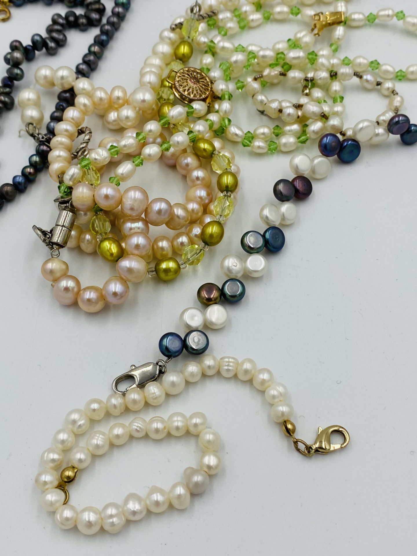 Ten pearl bracelets. - Image 3 of 4