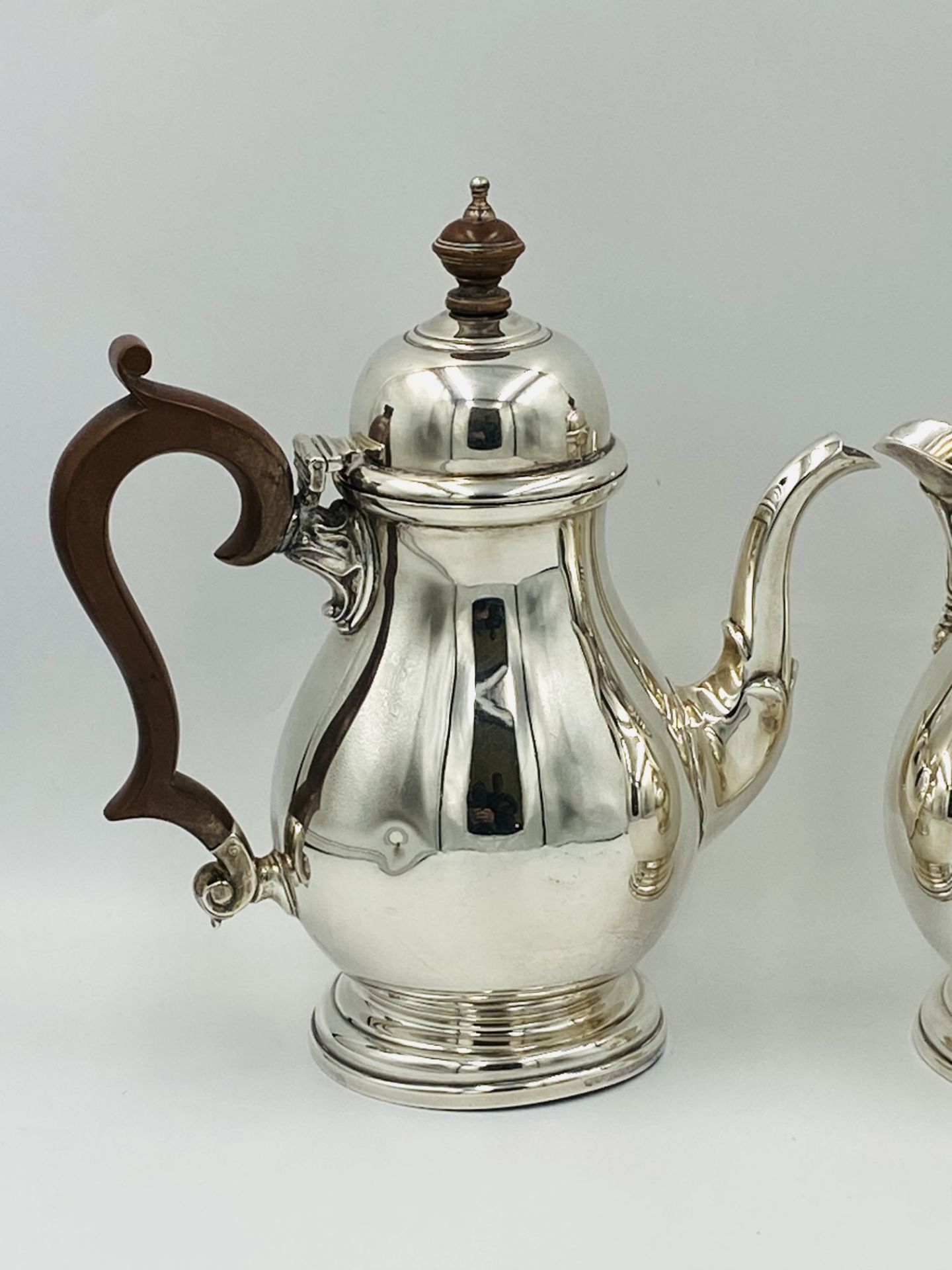 Silver Hamilton & Inches coffee pot and hot water jug - Bild 3 aus 4