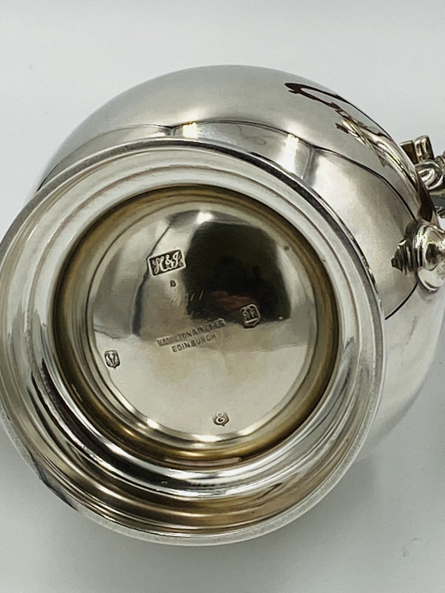 Silver Hamilton & Inches coffee pot and hot water jug - Image 4 of 4