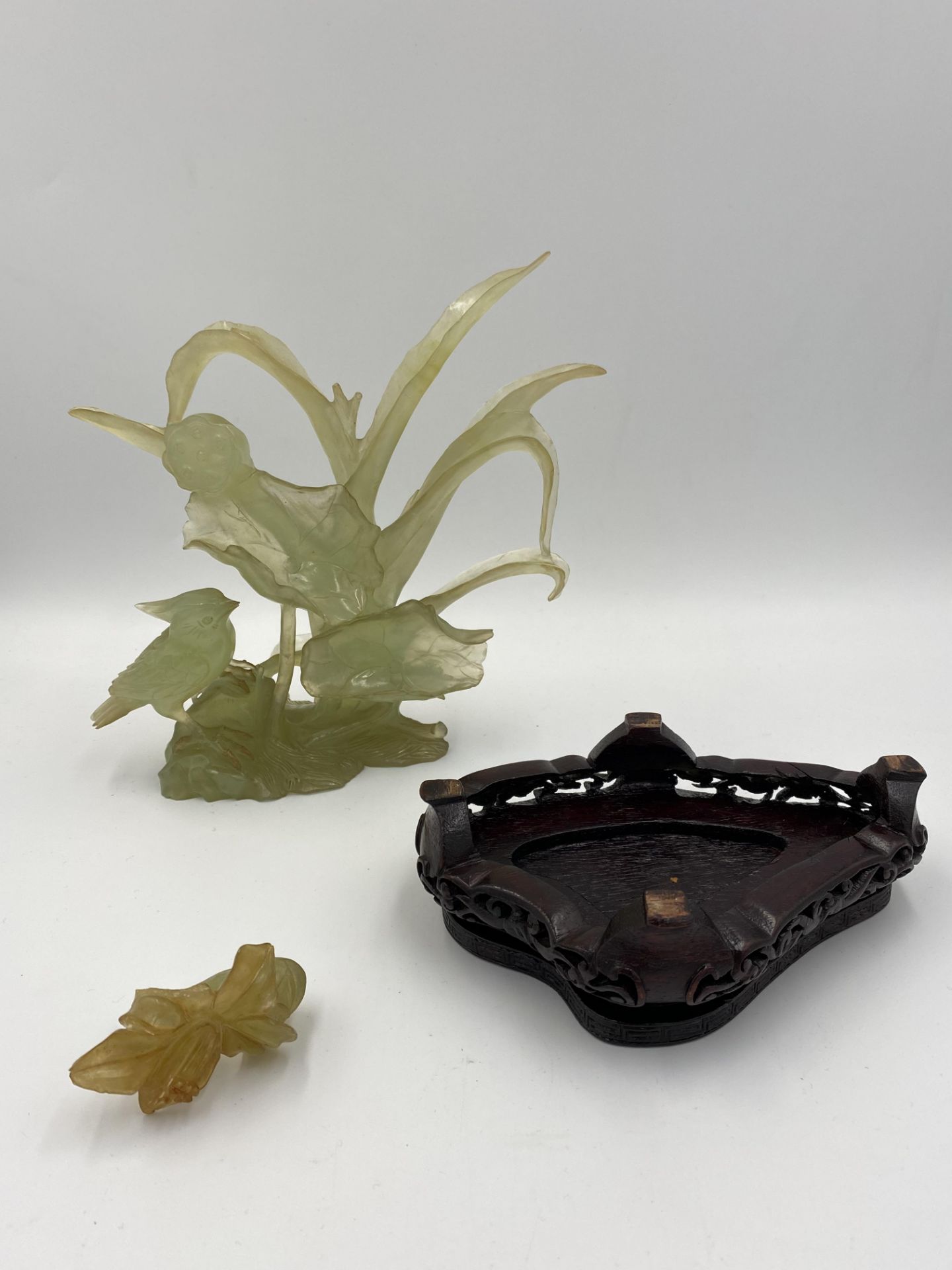 Early 20th century chinese carved jade figure of a bird - Image 6 of 9