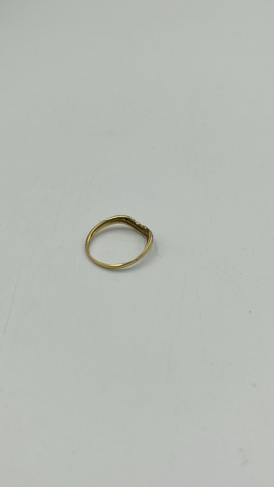9ct gold ring together with a similar yellow metal ring - Bild 5 aus 8