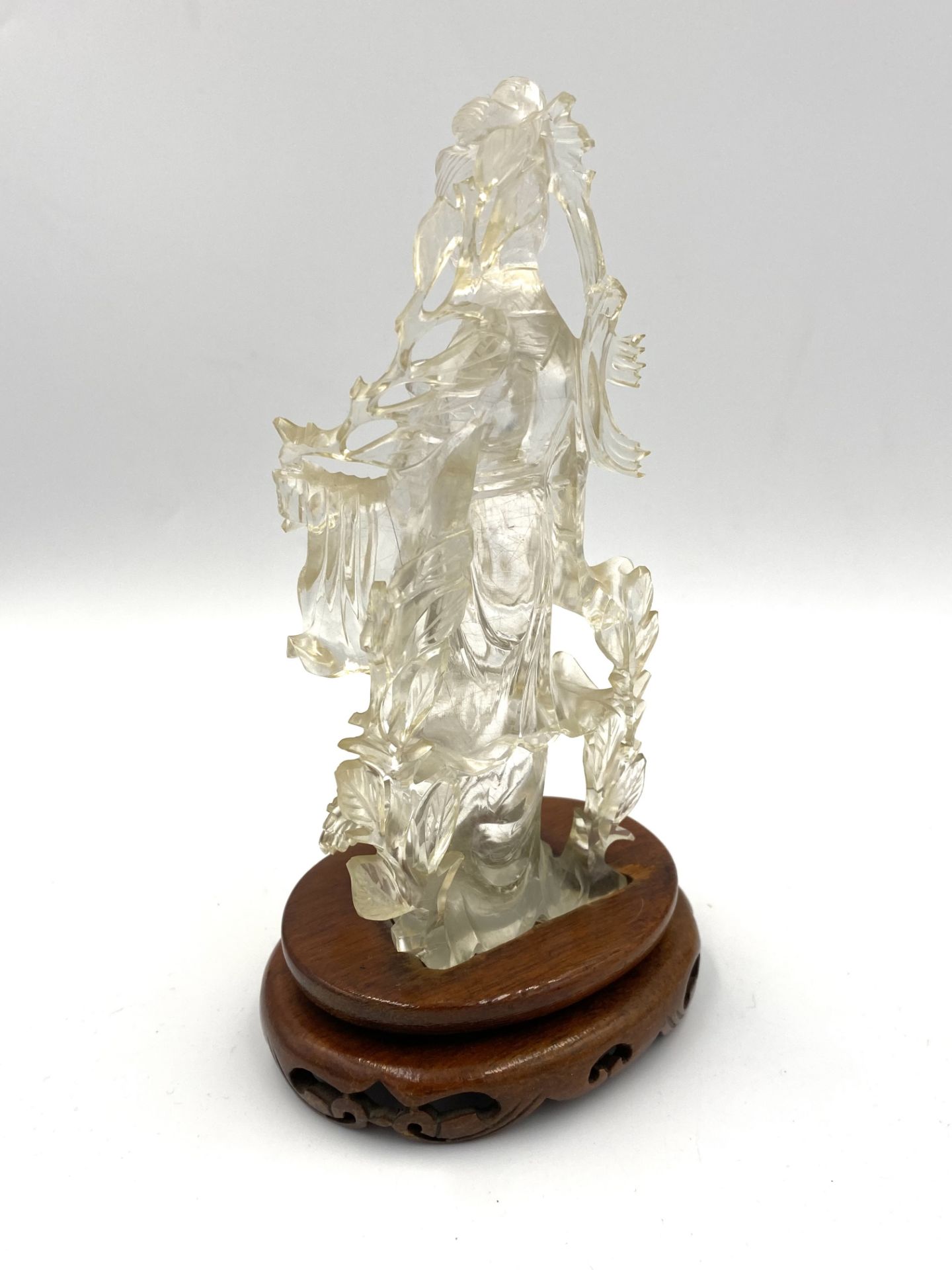 Early 20th century Chinese carved rock crystal figure of Guanyin - Image 3 of 10