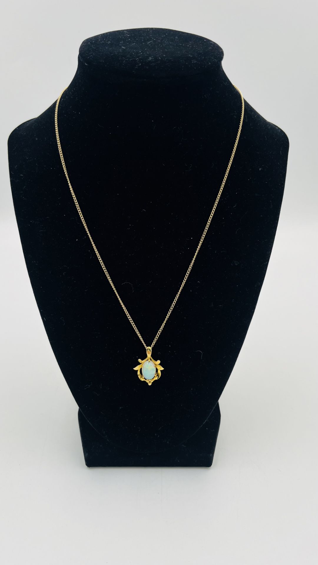 Yellow metal and opal pendant on 9ct gold chain - Image 4 of 4