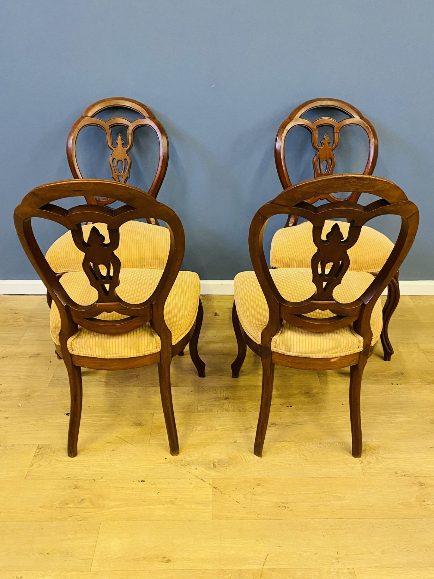 Four walnut balloon back chairs - Image 4 of 6