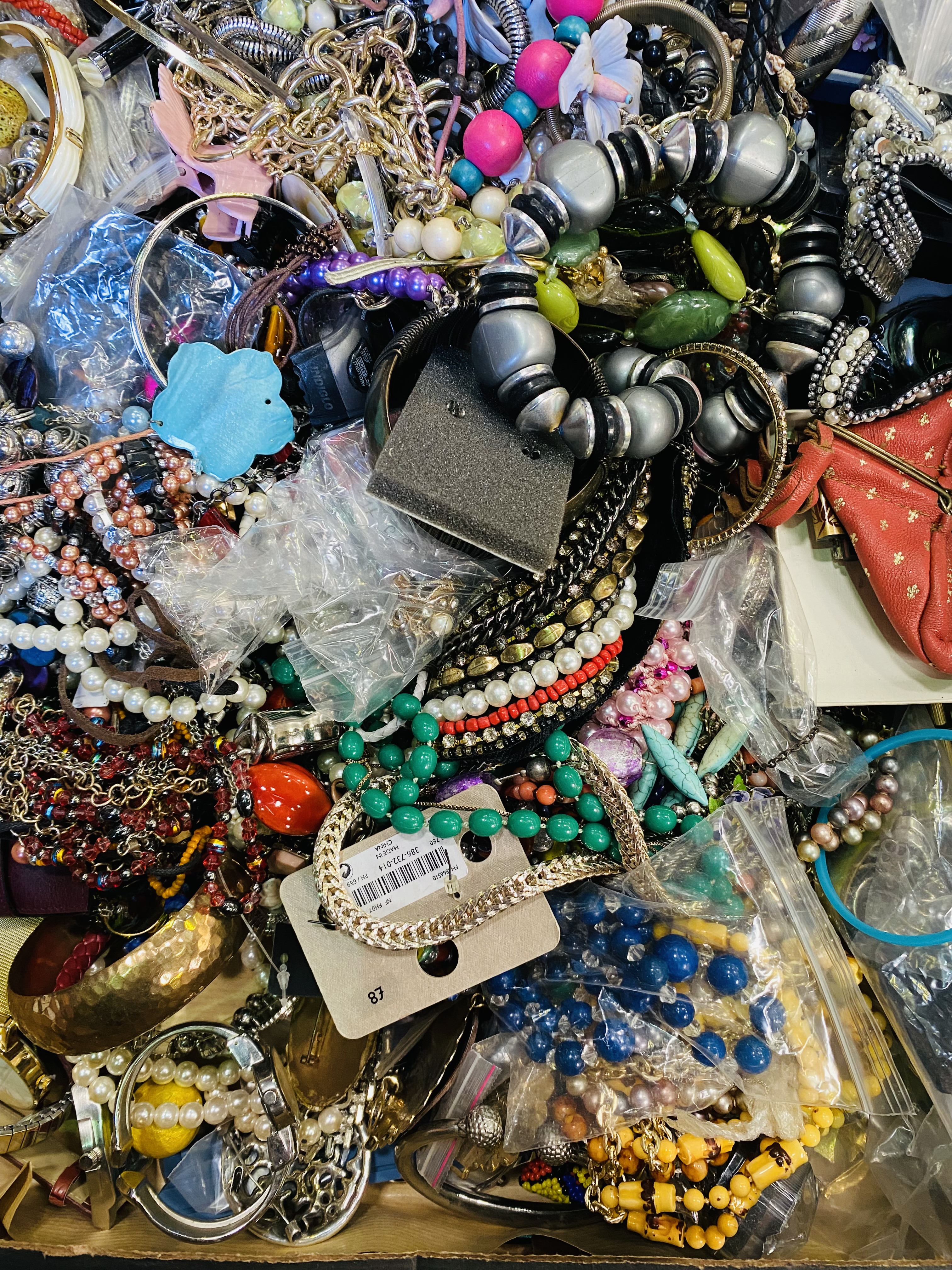 Quantity of costume jewellery - Image 2 of 3