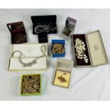 Quantity of costume jewellery