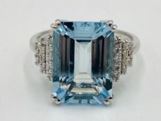 18ct white gold, diamond and aquamarine ring