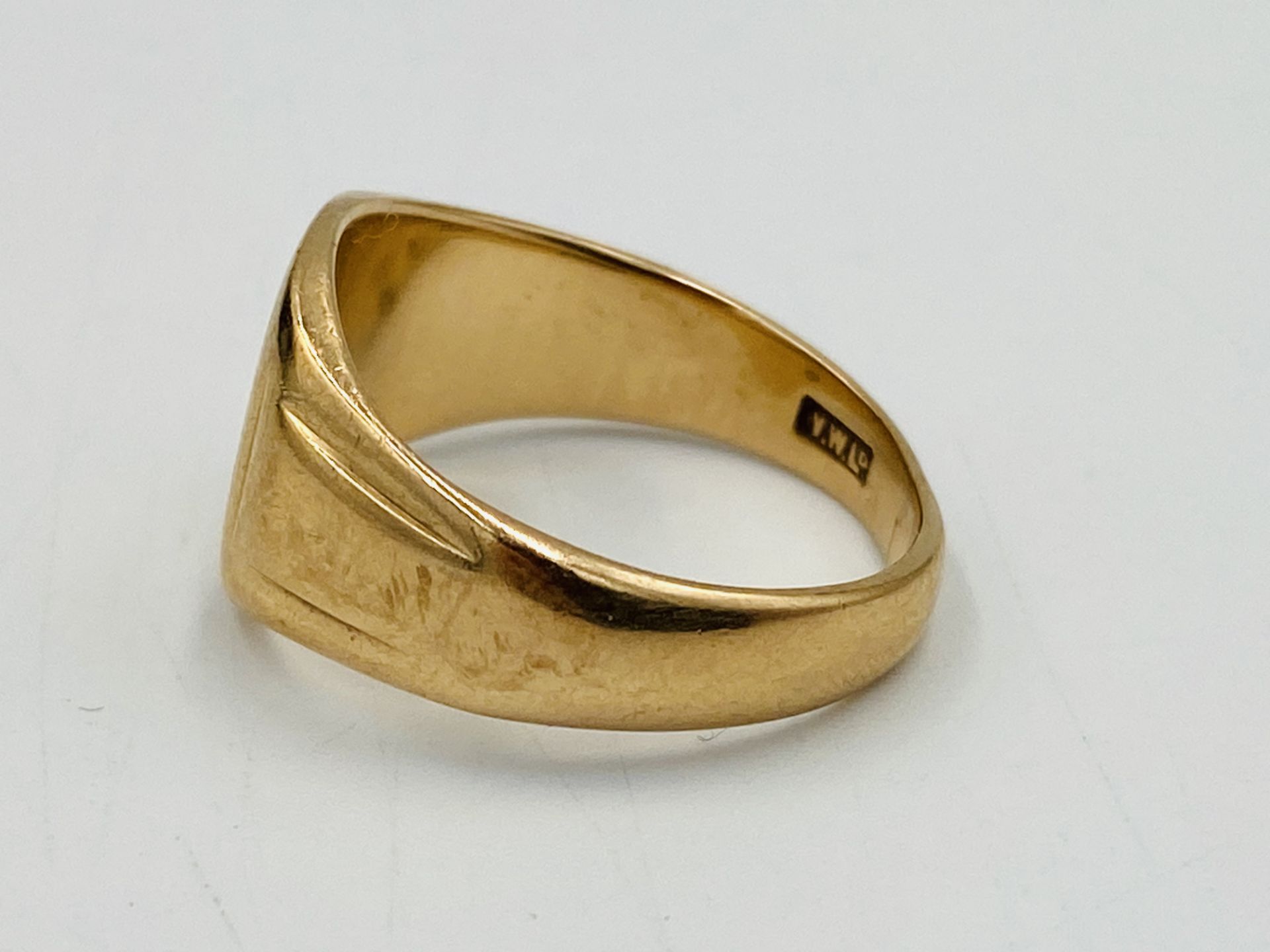 9ct gold signet ring - Image 3 of 5