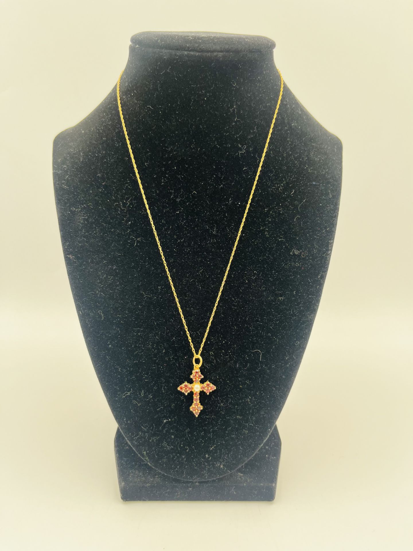 9ct gold cross - Image 2 of 6