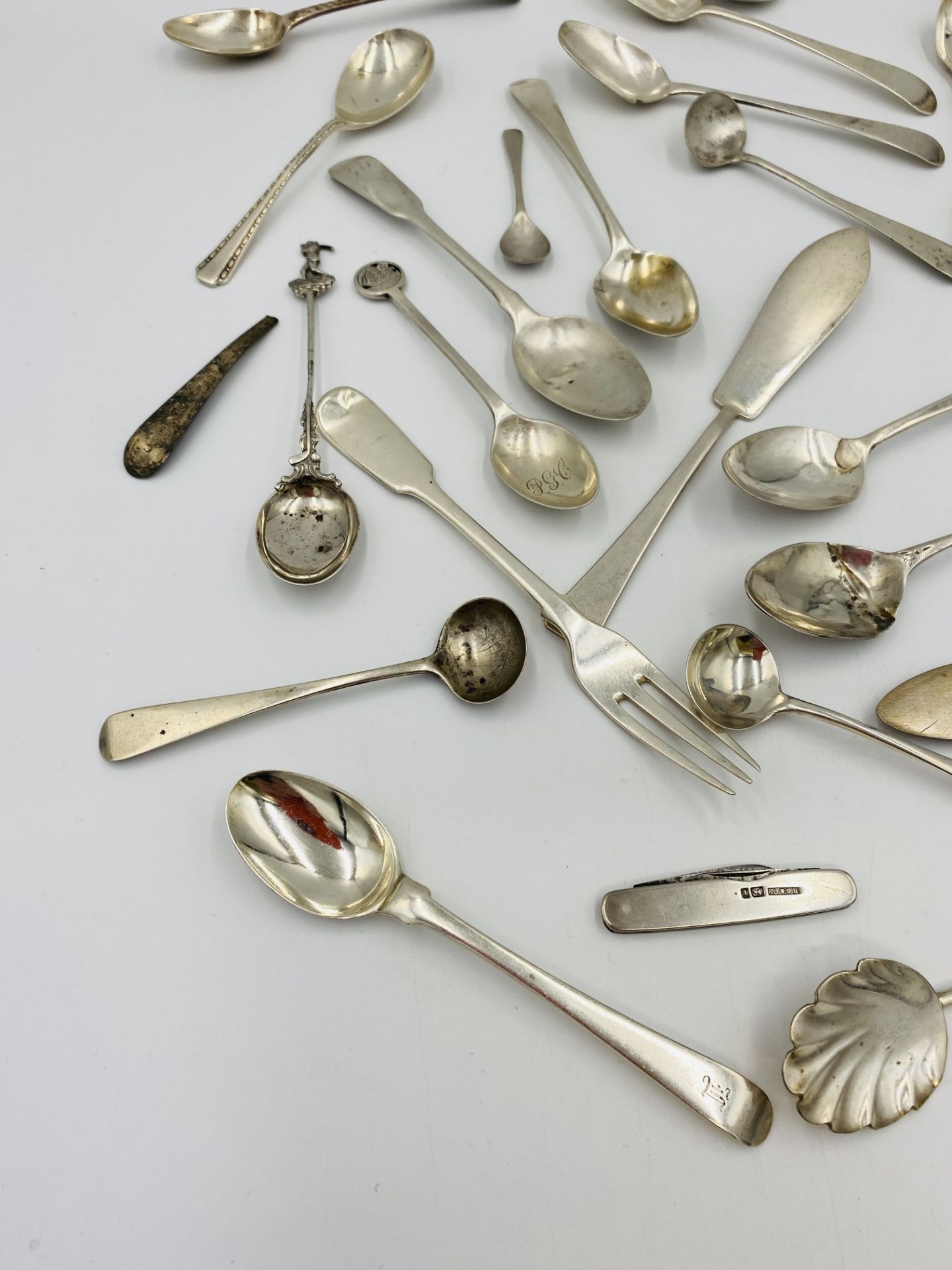 Quantity of silver tea spoons and a silver pocket knife - Image 3 of 5
