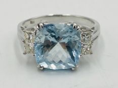 18ct white gold, diamond and aquamarine ring