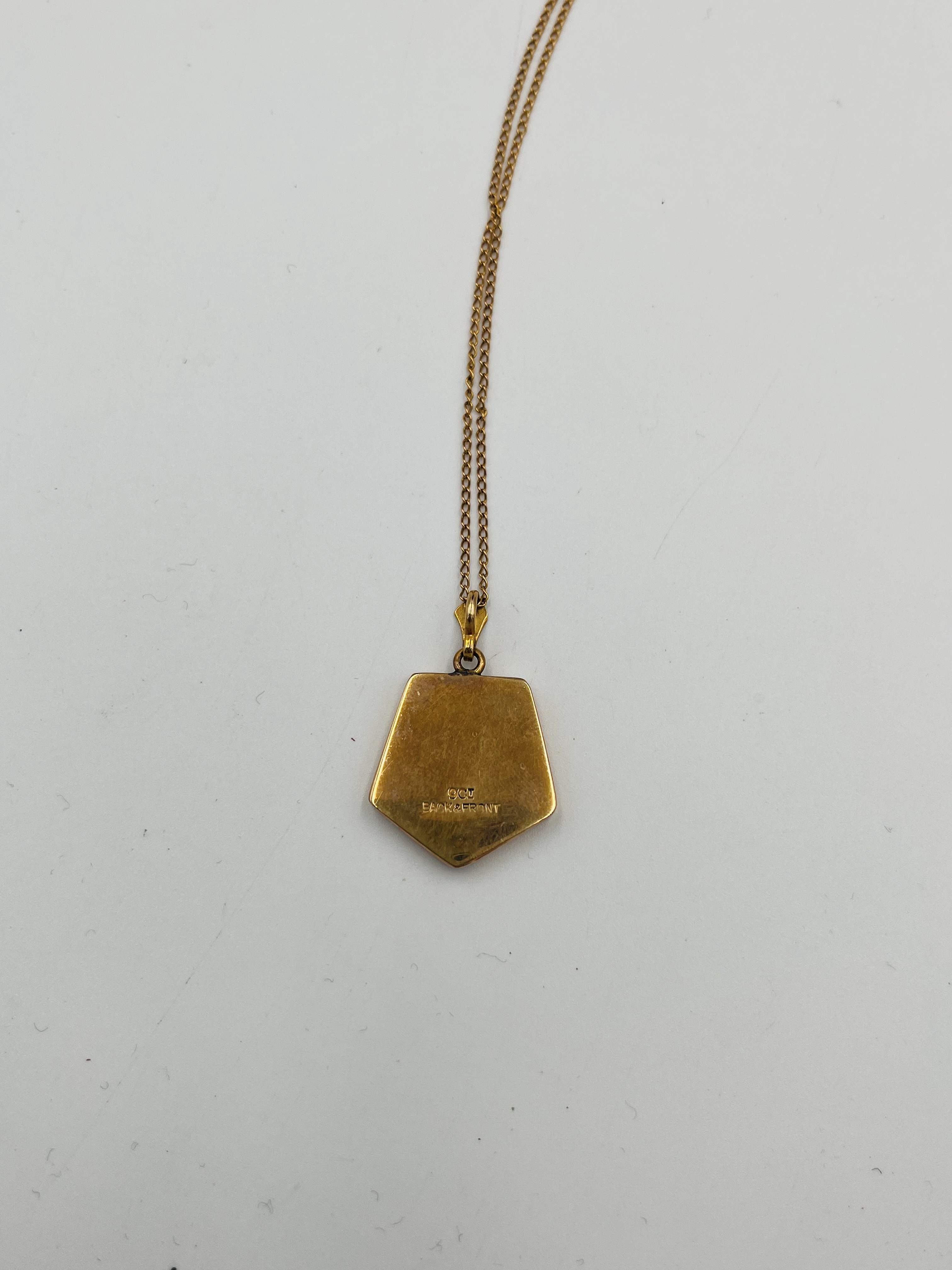 9ct gold locket on 9ct gold chain - Image 3 of 6