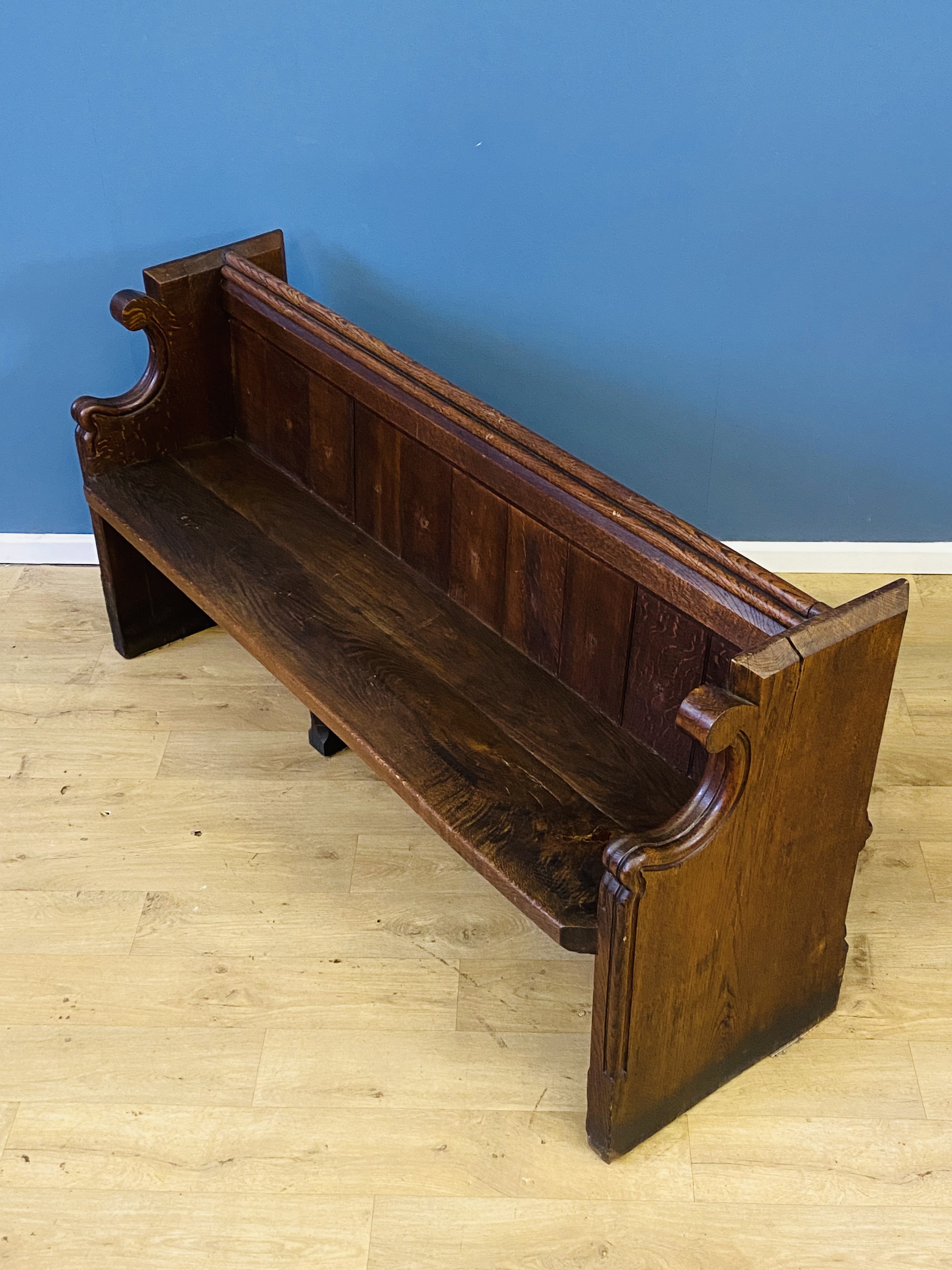 Victorian oak church pew - Image 2 of 4