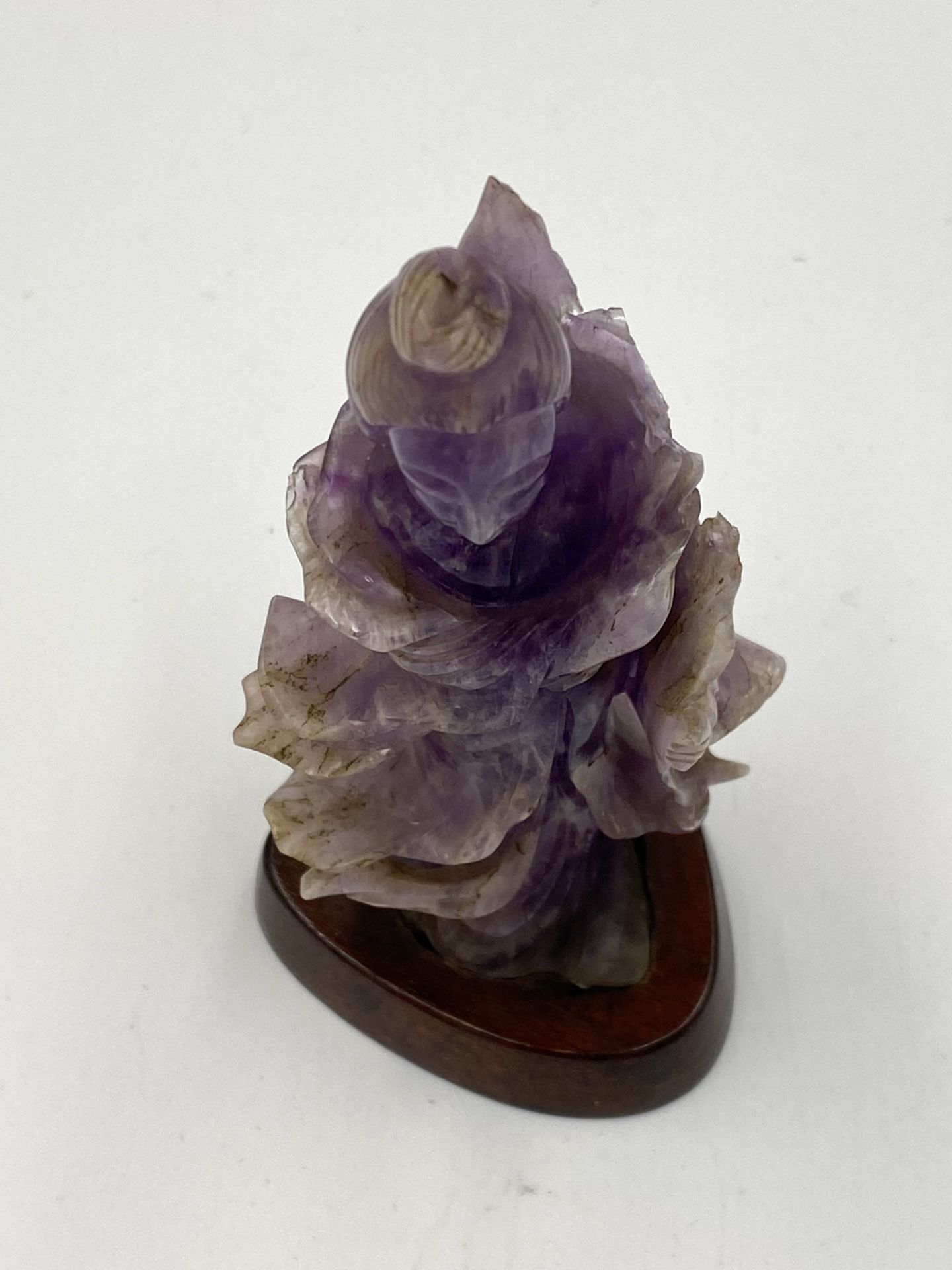 Early 20th century chinese carved amethyst figure of Guanyin - Image 6 of 6