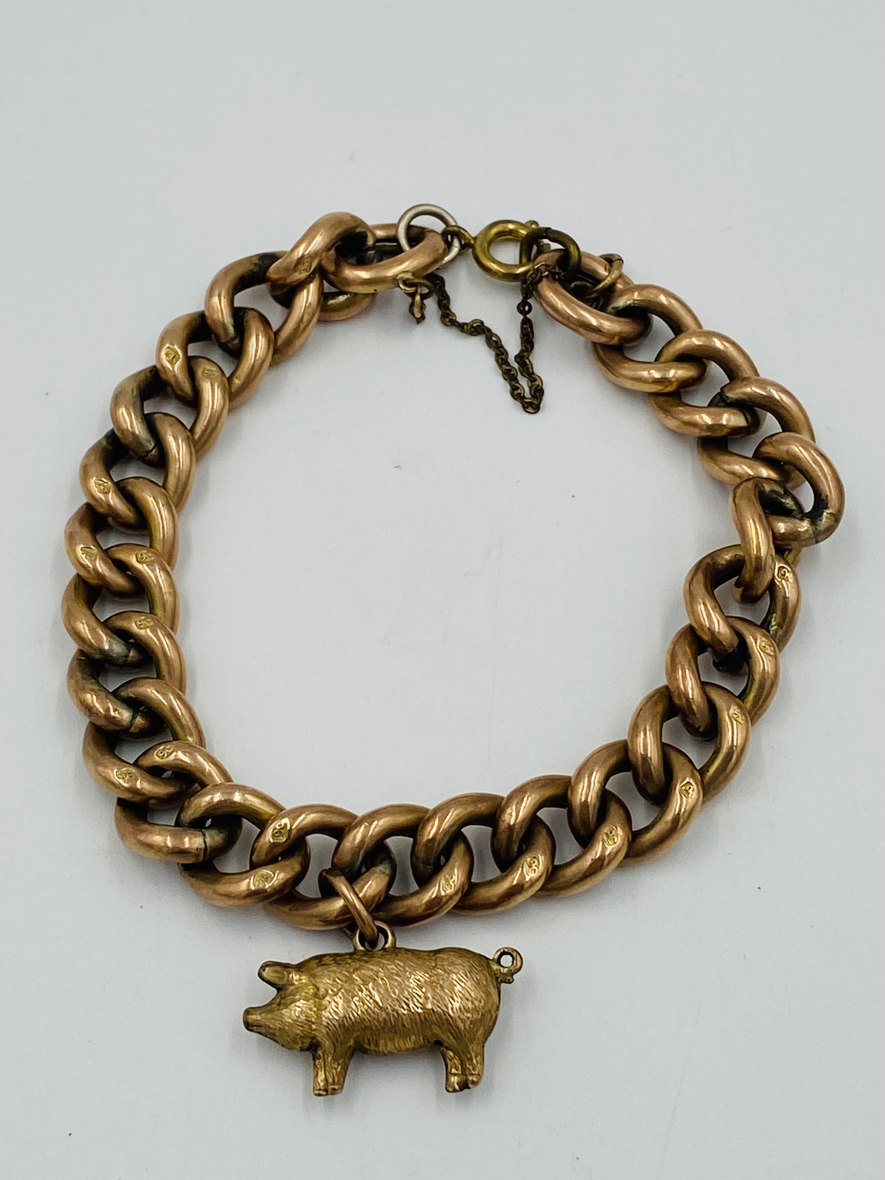 9ct gold bracelet with pig charm - Image 2 of 4