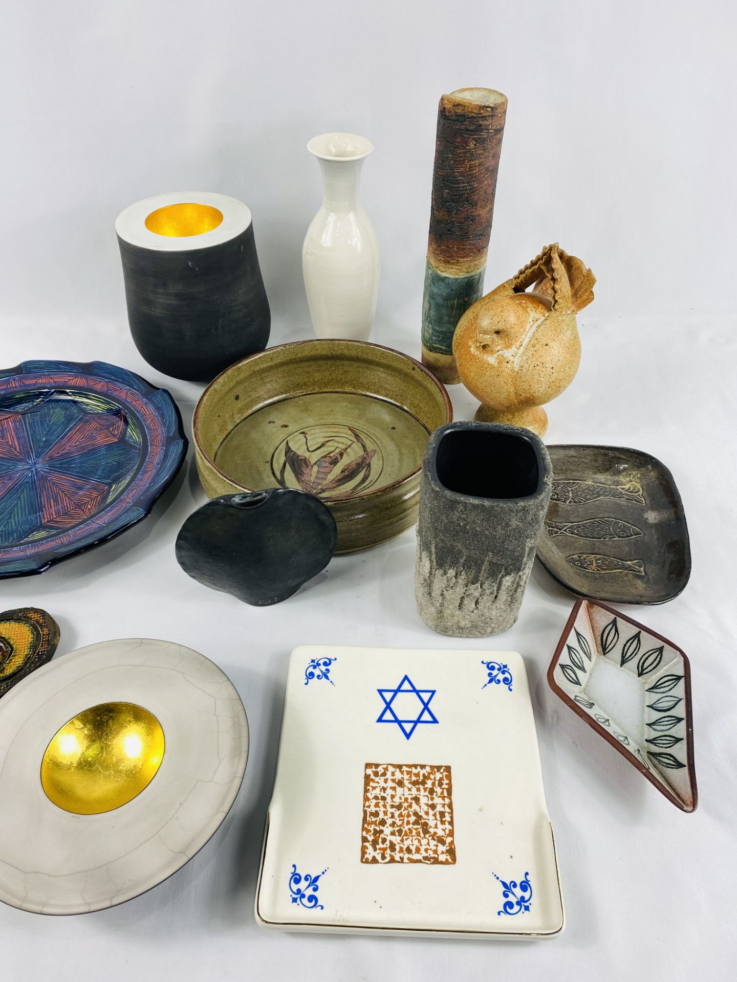 Quantity of studio pottery. - Image 2 of 4