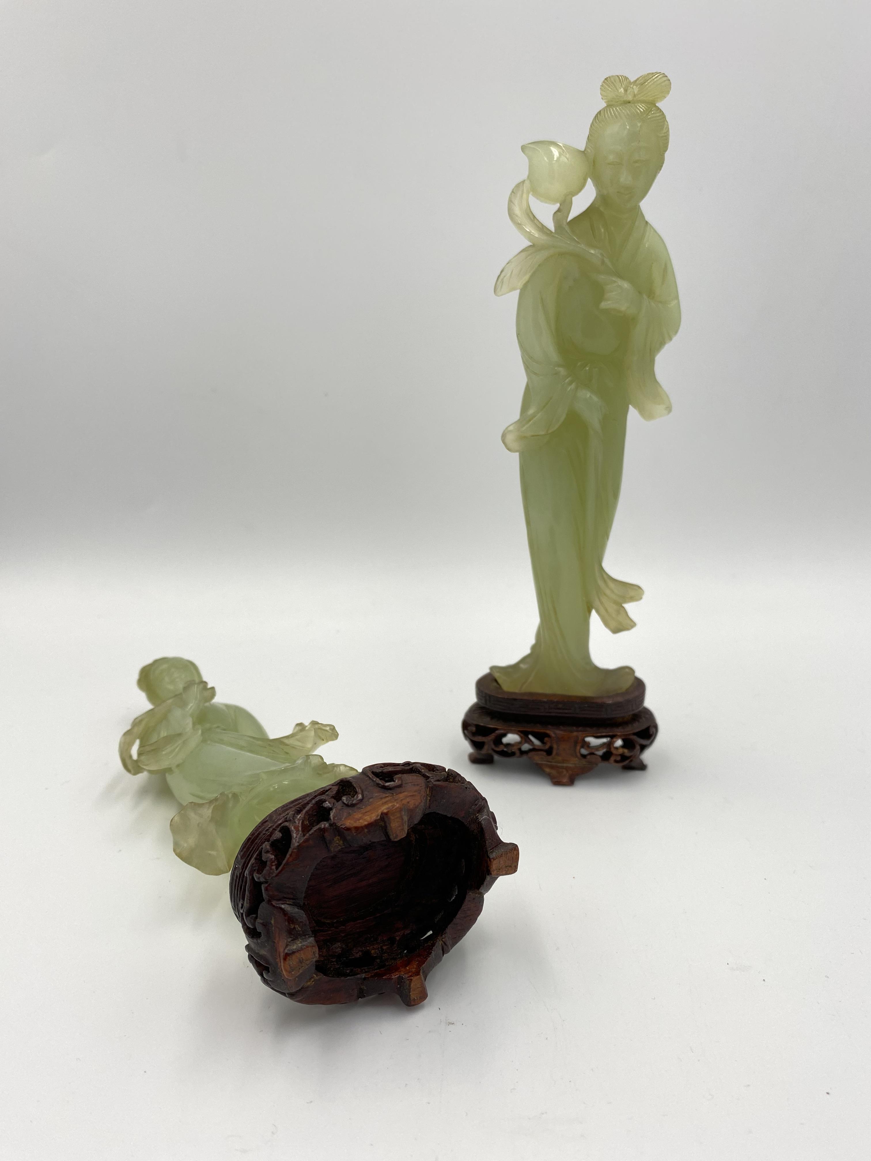 Pair of early 20th century chinese carved jade figures of Guanyin - Image 5 of 13