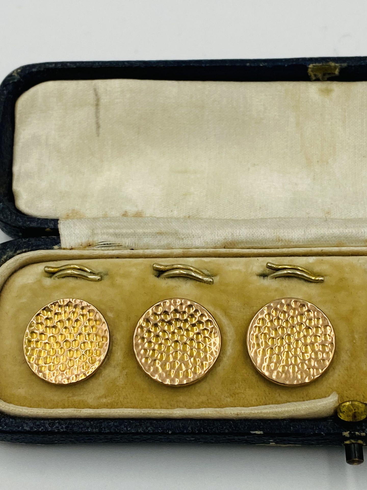 Boxed set of six 9ct gold buttons - Image 3 of 4