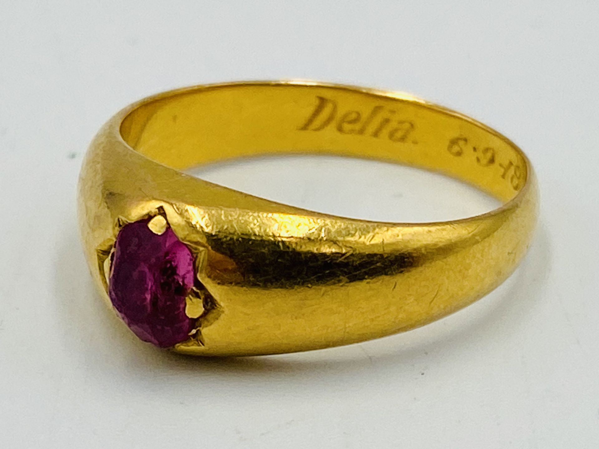 22ct gold ring set with a ruby - Image 3 of 4