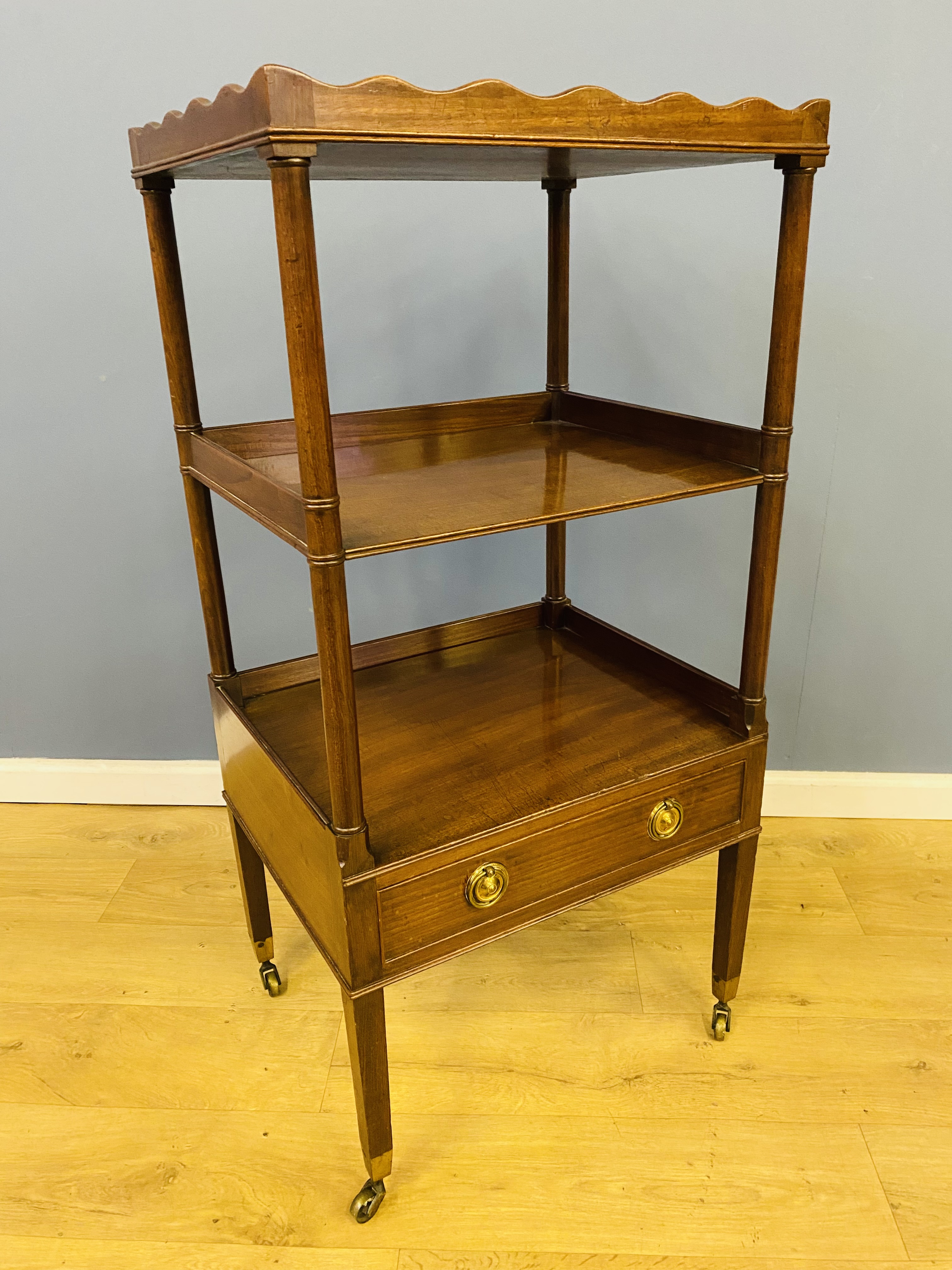 Georgian mahogany three tier etagere - Image 2 of 8