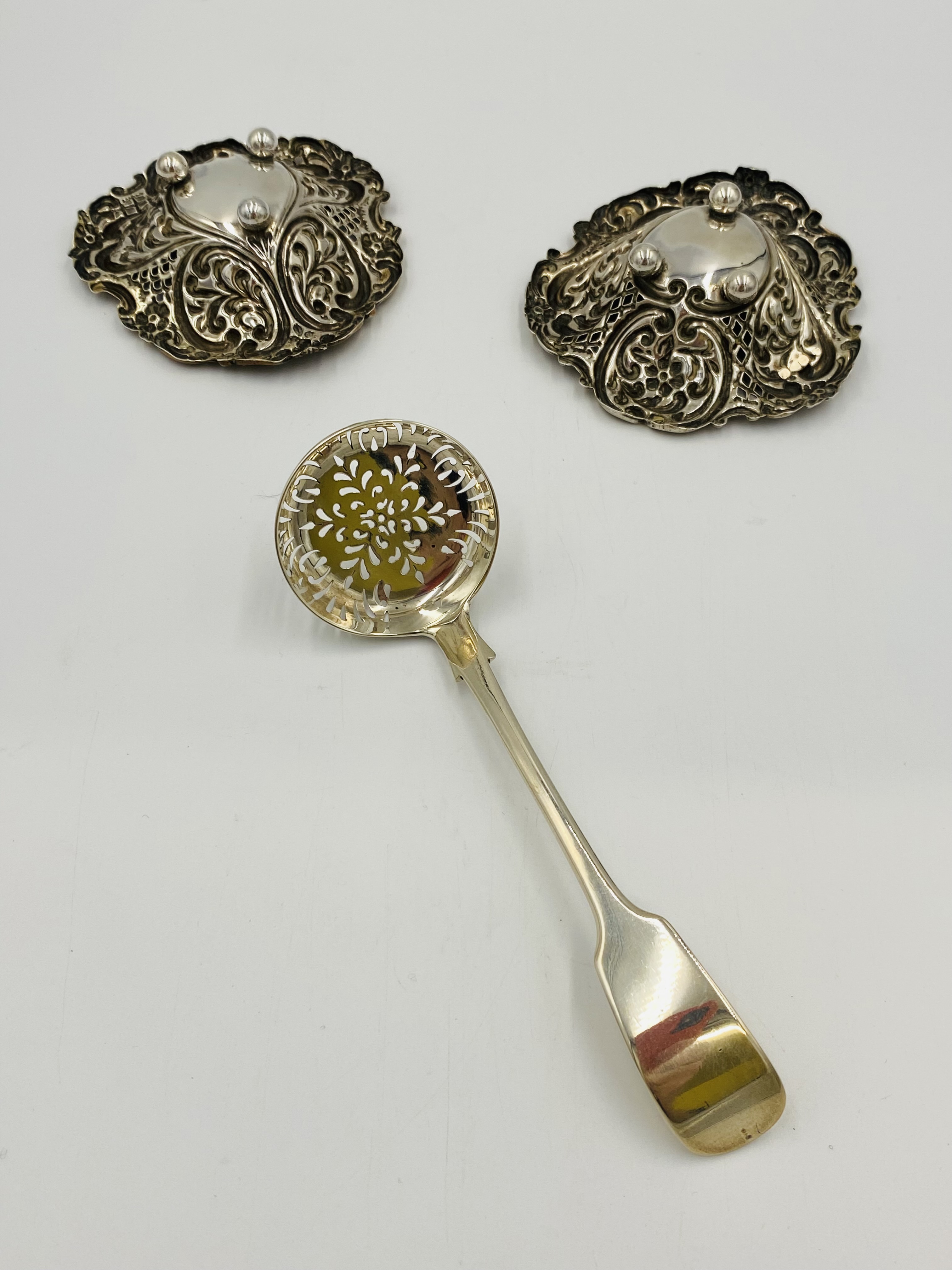 Two silver bon bon dishes and a silver sifter ladle - Image 3 of 5