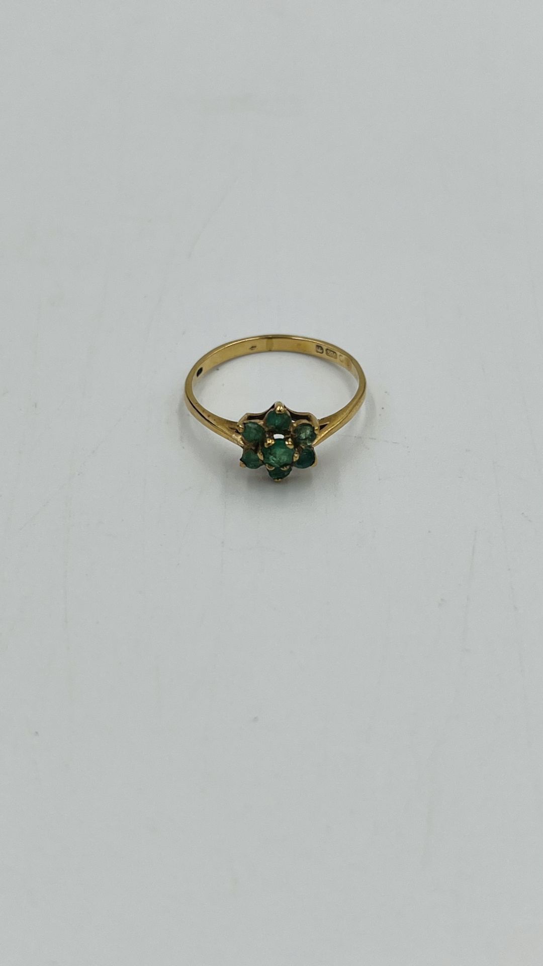 9ct gold ring set with jade - Image 6 of 6