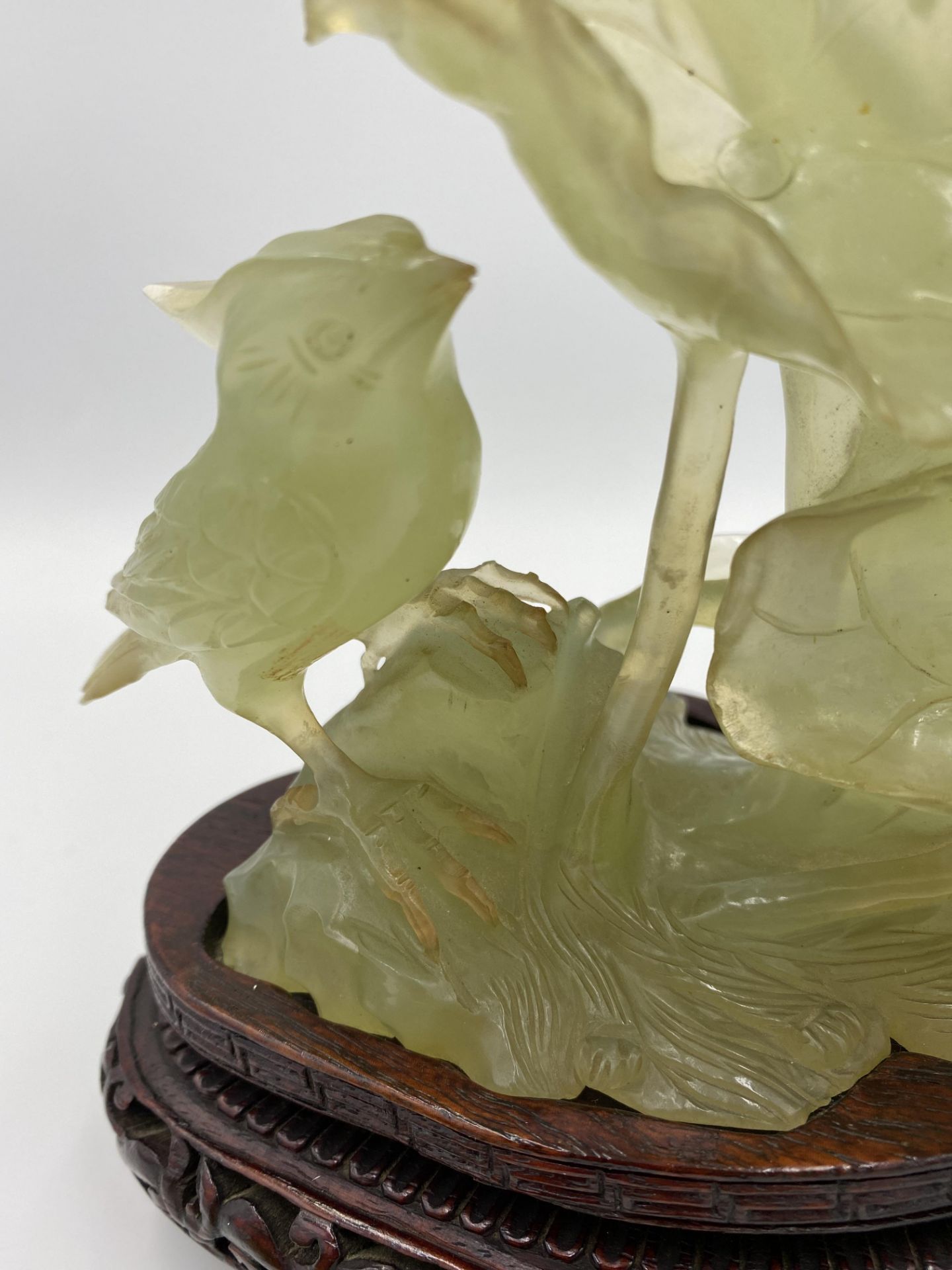Early 20th century chinese carved jade figure of a bird - Image 7 of 9