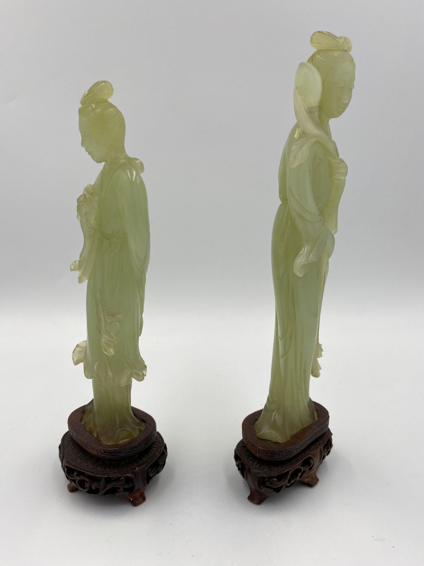 Pair of early 20th century chinese carved jade figures of Guanyin - Image 7 of 13