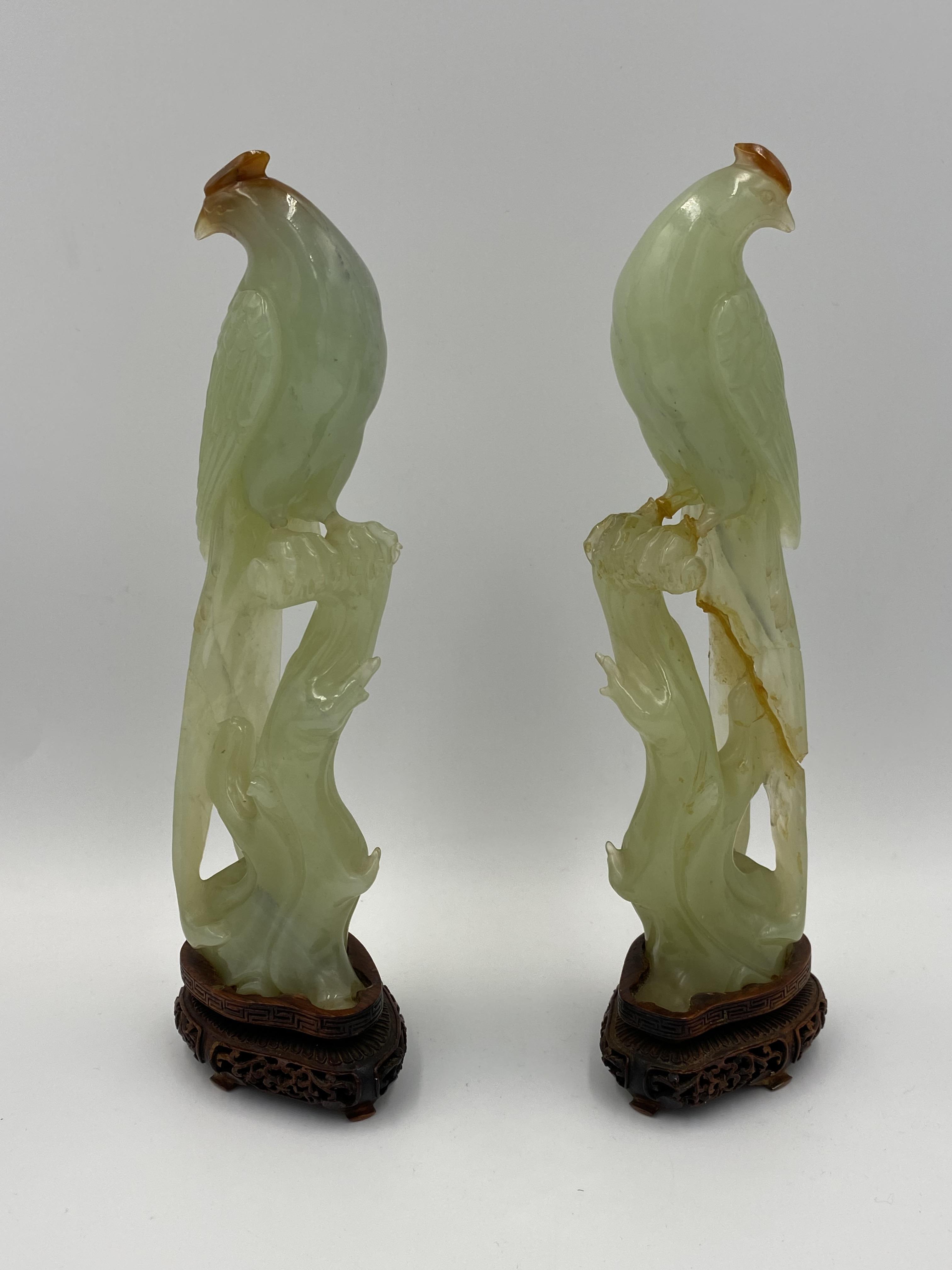 Pair of early 20th century chinese carved jade birds resting on tree stumps - Image 12 of 12