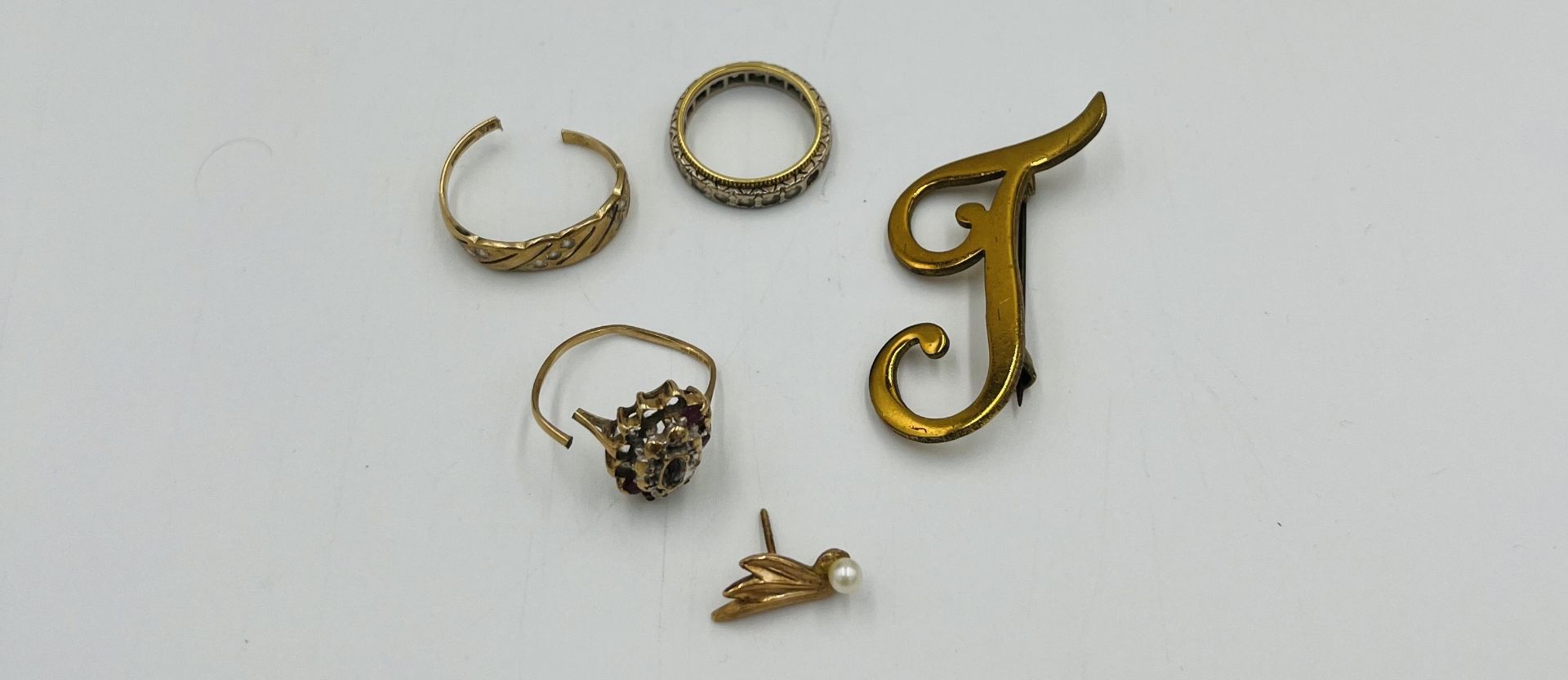 Two scrap 9ct gold rings and other items