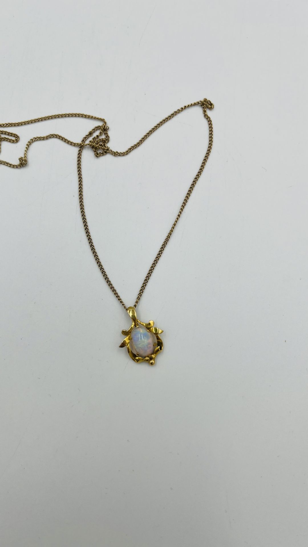 Yellow metal and opal pendant on 9ct gold chain - Image 2 of 4