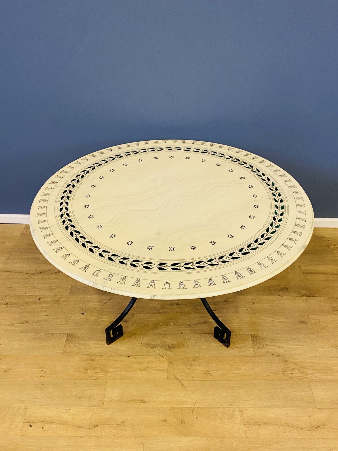 Contemporary marble top table - Image 2 of 6