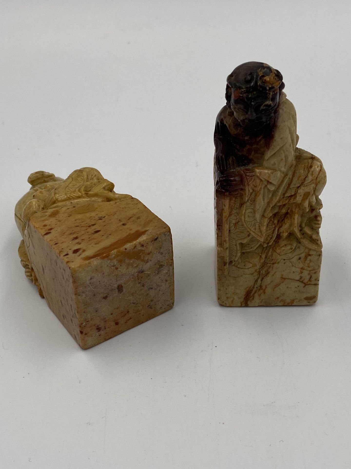 Pair of early 20th century Chinese carved soapstone seals - Bild 4 aus 9