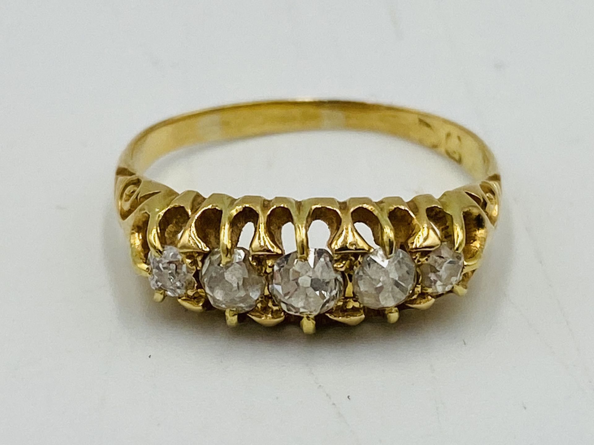 18ct gold ring set with diamonds