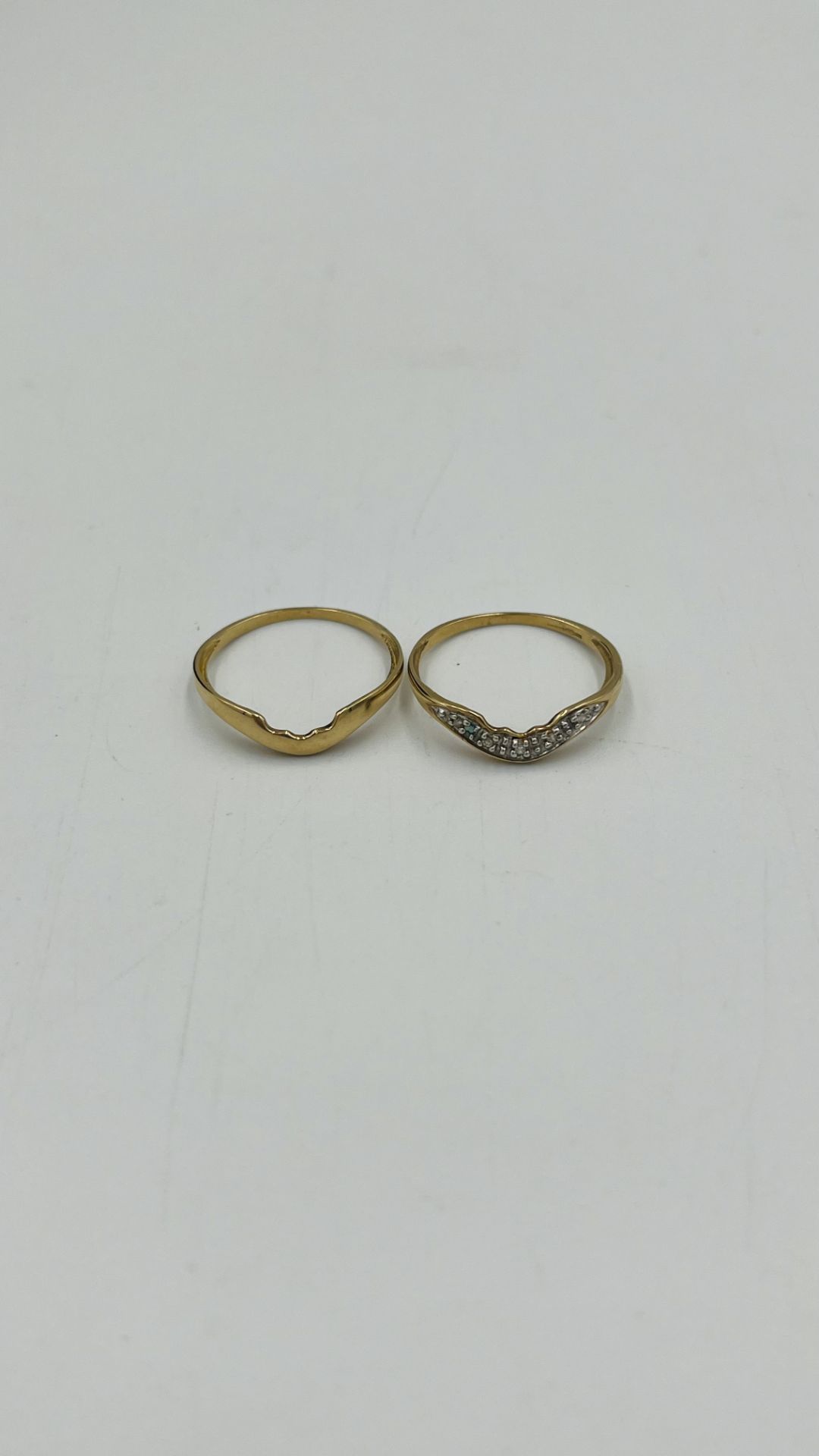9ct gold ring together with a similar yellow metal ring - Bild 3 aus 8