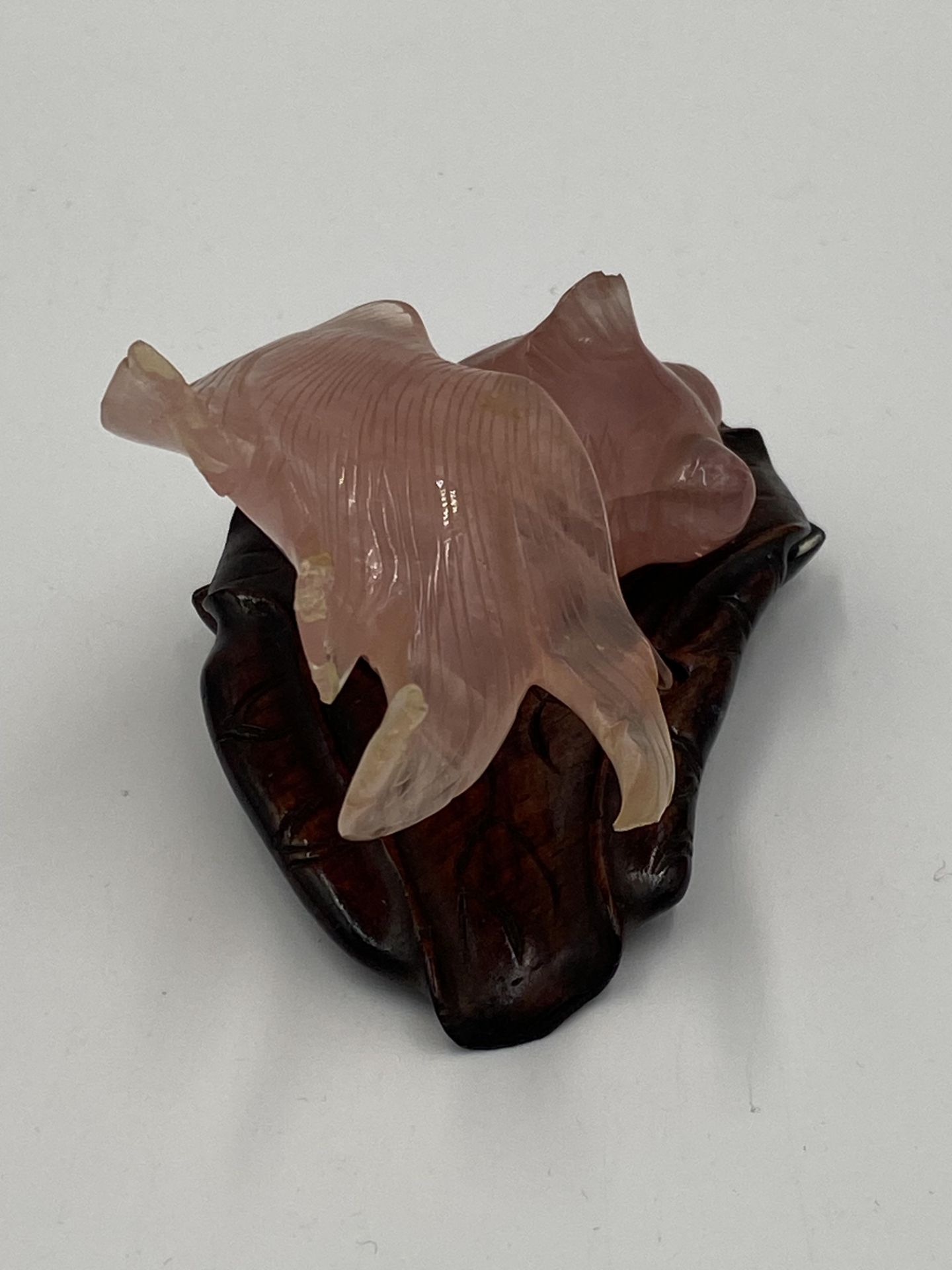 Early 20th century chinese carved rose quartz figure of a mythical fish - Image 4 of 12