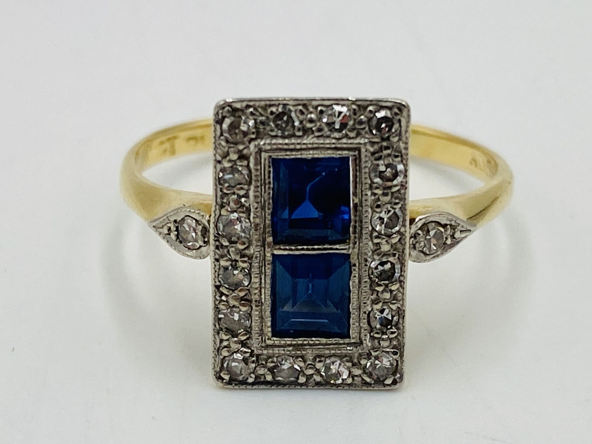 18ct gold, sapphire of diamond ring
