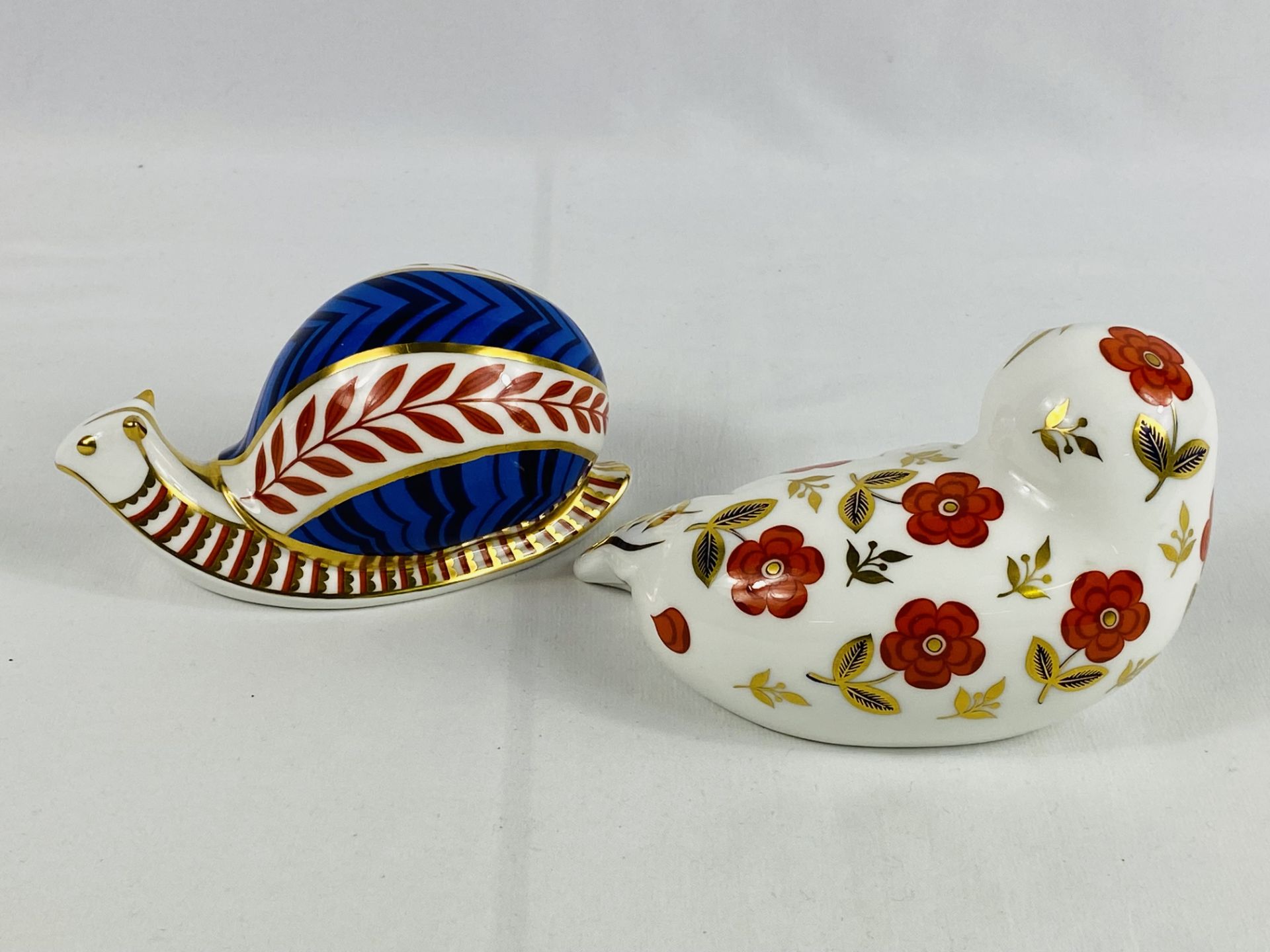 A Royal Crown Derby seal paperweight; together with a Royal Crown Derby snail paperweight, - Image 4 of 4