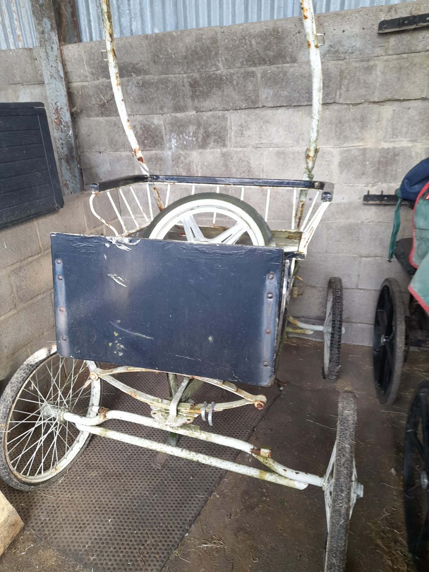 HACKNEY WAGON built in Holland, to suit 13 to 16hh.