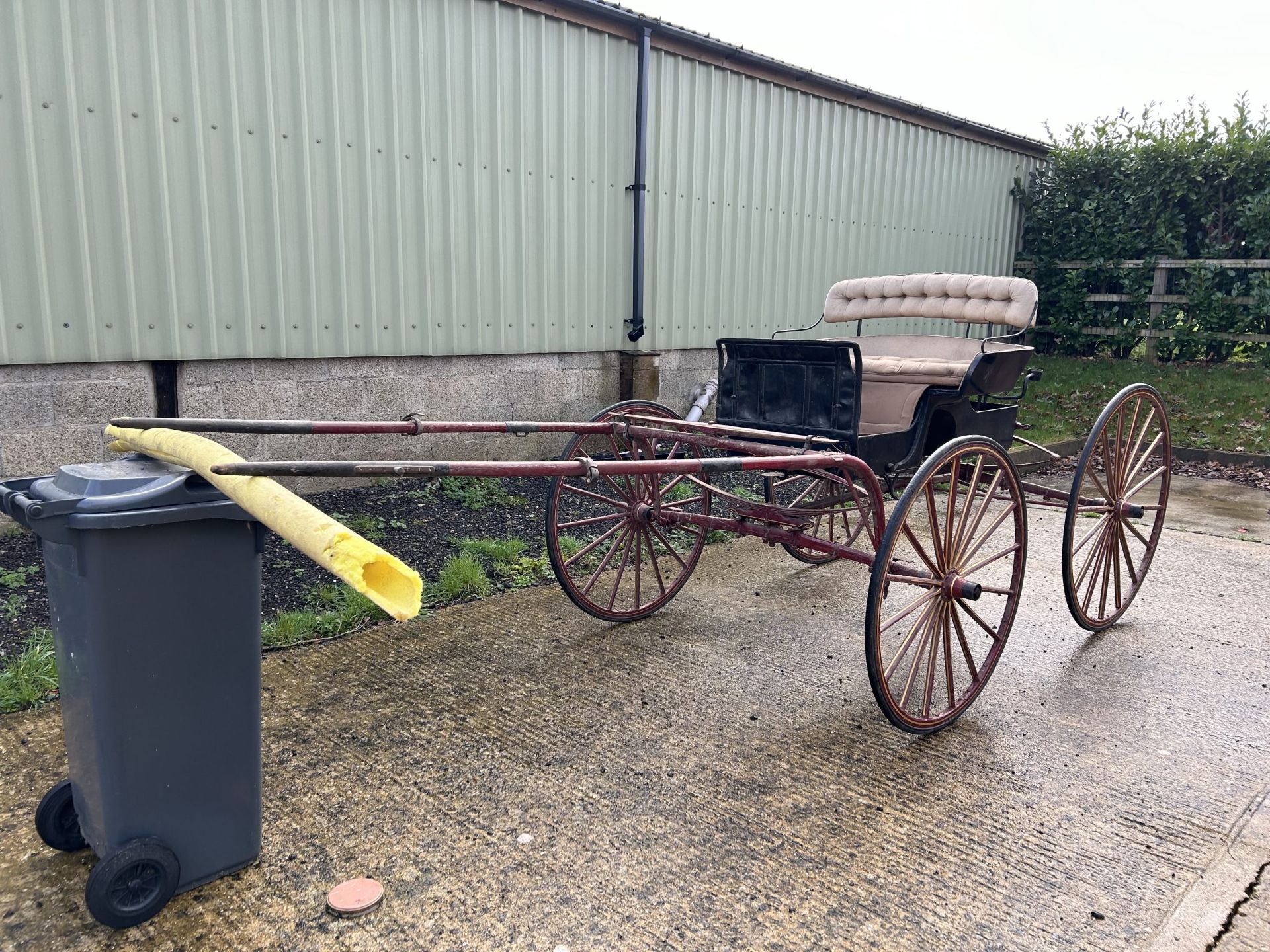 AMERICAN FOUR WHEEL BUGGY circa 1900, to suit 15hh single/pair/tandem/team. - Bild 2 aus 2