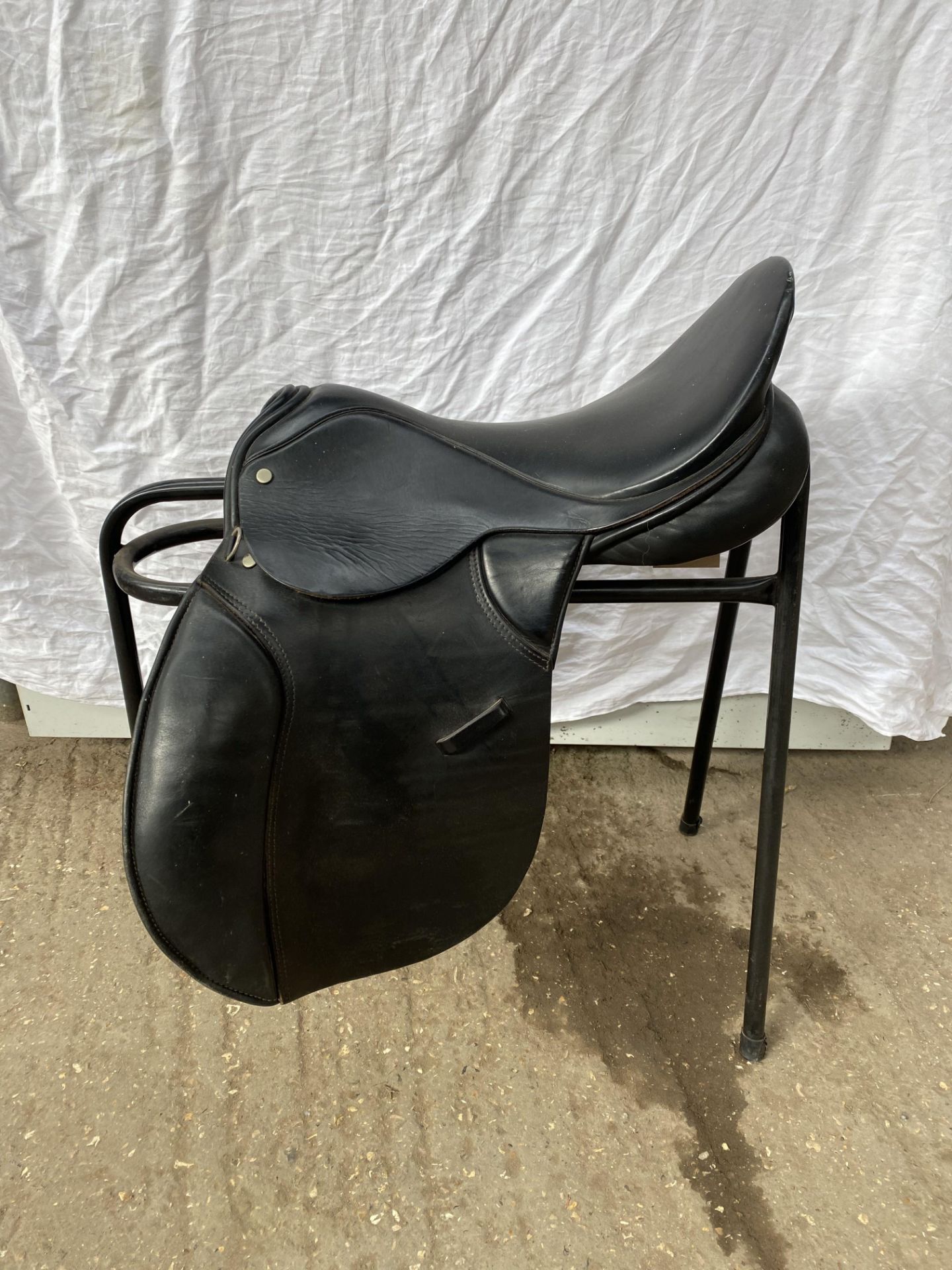 Black 17" leather GP saddle