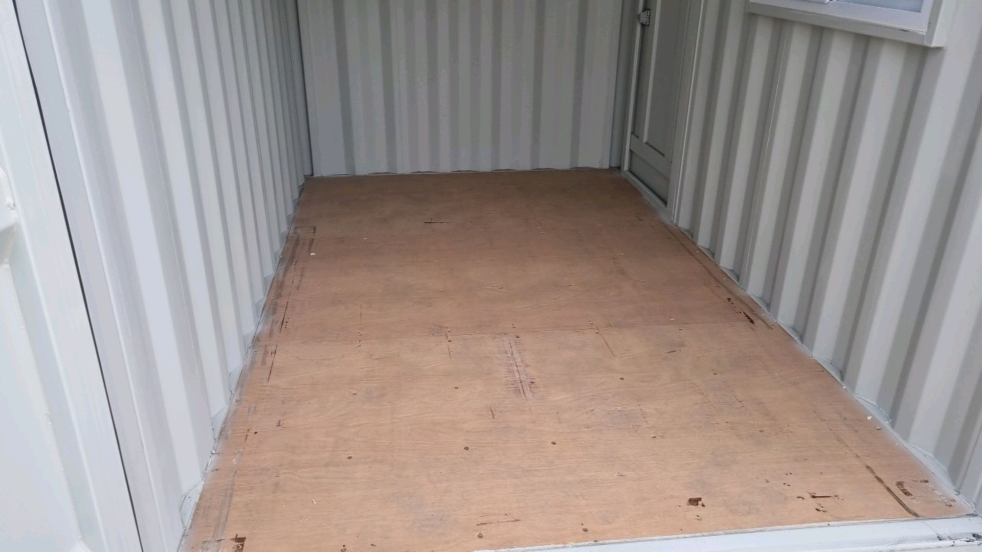 New office/tack room container. This lot carries VAT. - Image 3 of 7