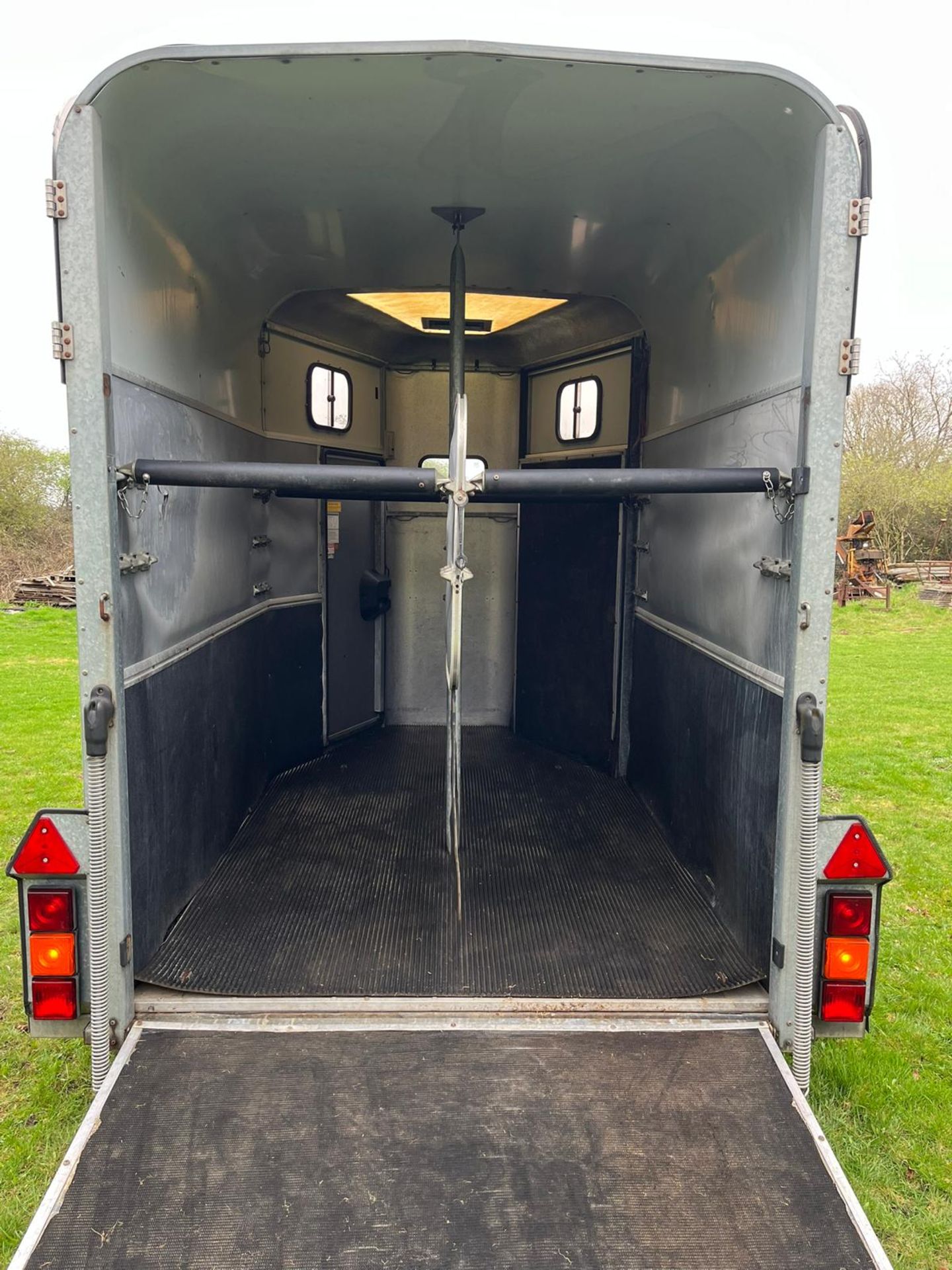 IFOR WILLIAMS HB 505 Classic 2 Horse Trailer, manufactured by Ifor Williams in 2006 - Image 4 of 5