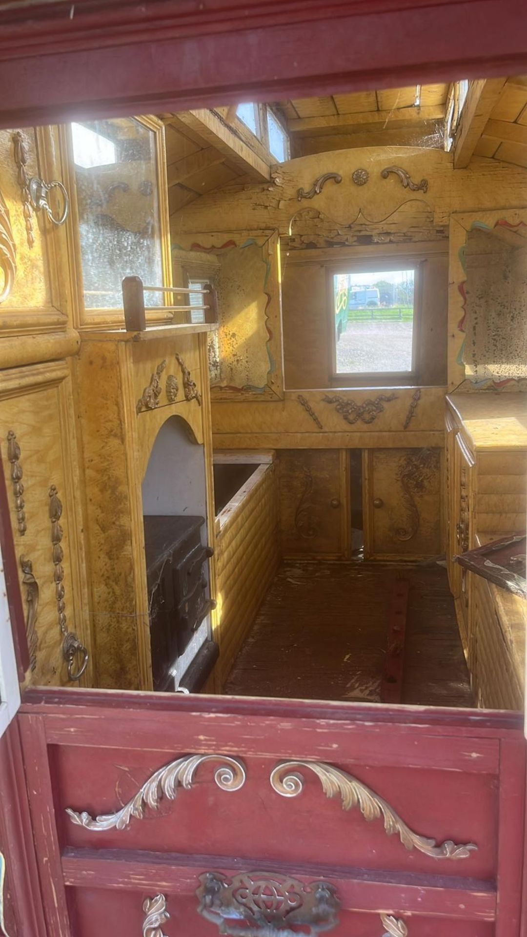 CHILD'S READING WAGON painted red with cream-lined chamfers cream wheels - Image 3 of 4