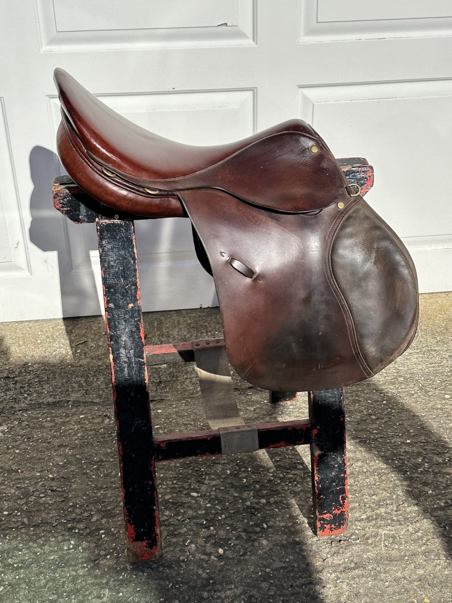 Mens 18.5" hunting saddle with a large seat - Image 2 of 2