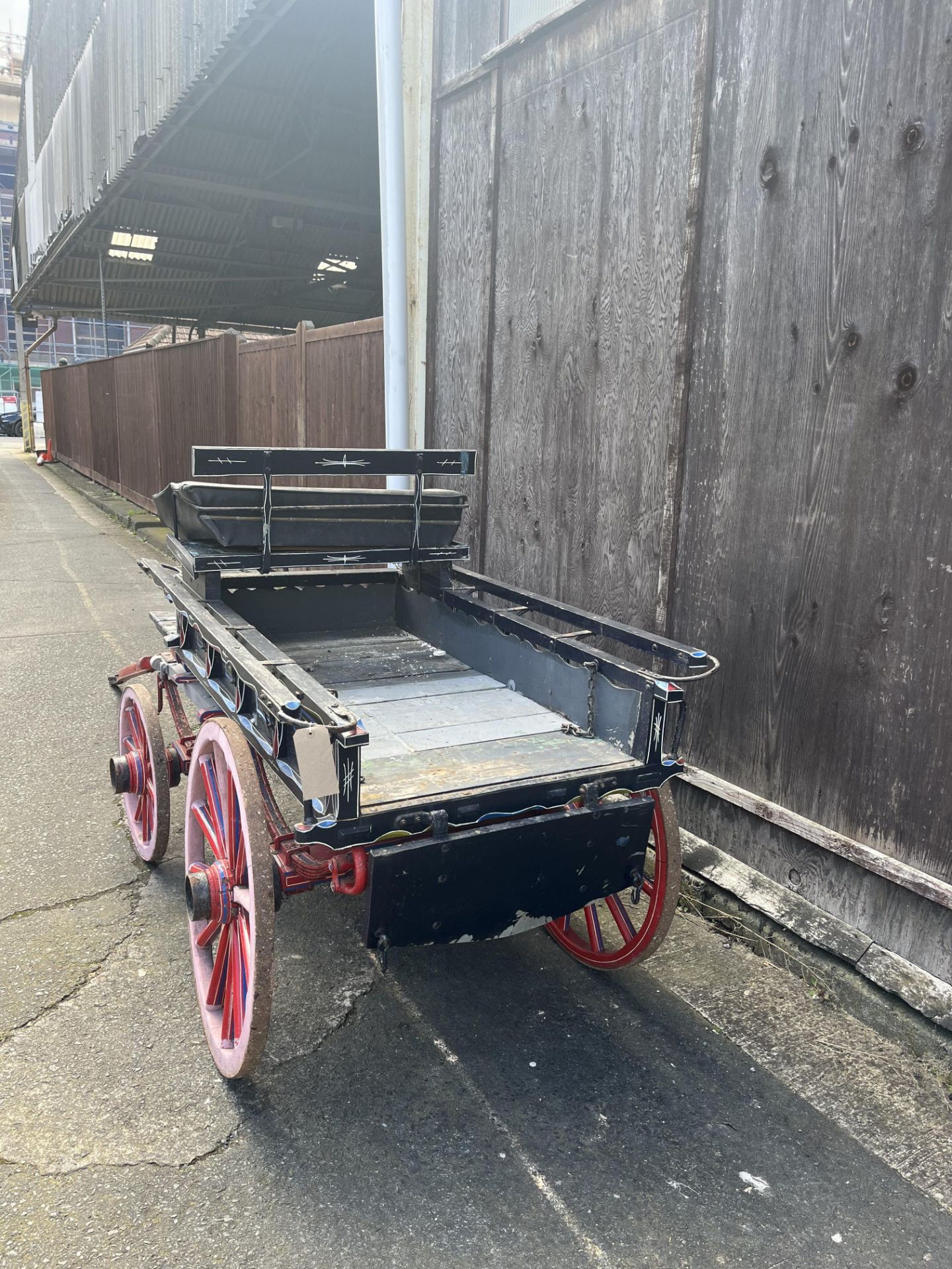 PONY-SIZE LONDON TROLLEY featuring a red undercarriage and dark blue body suitable for a single pony - Image 3 of 5