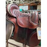 Dream 16" treeless brown saddle