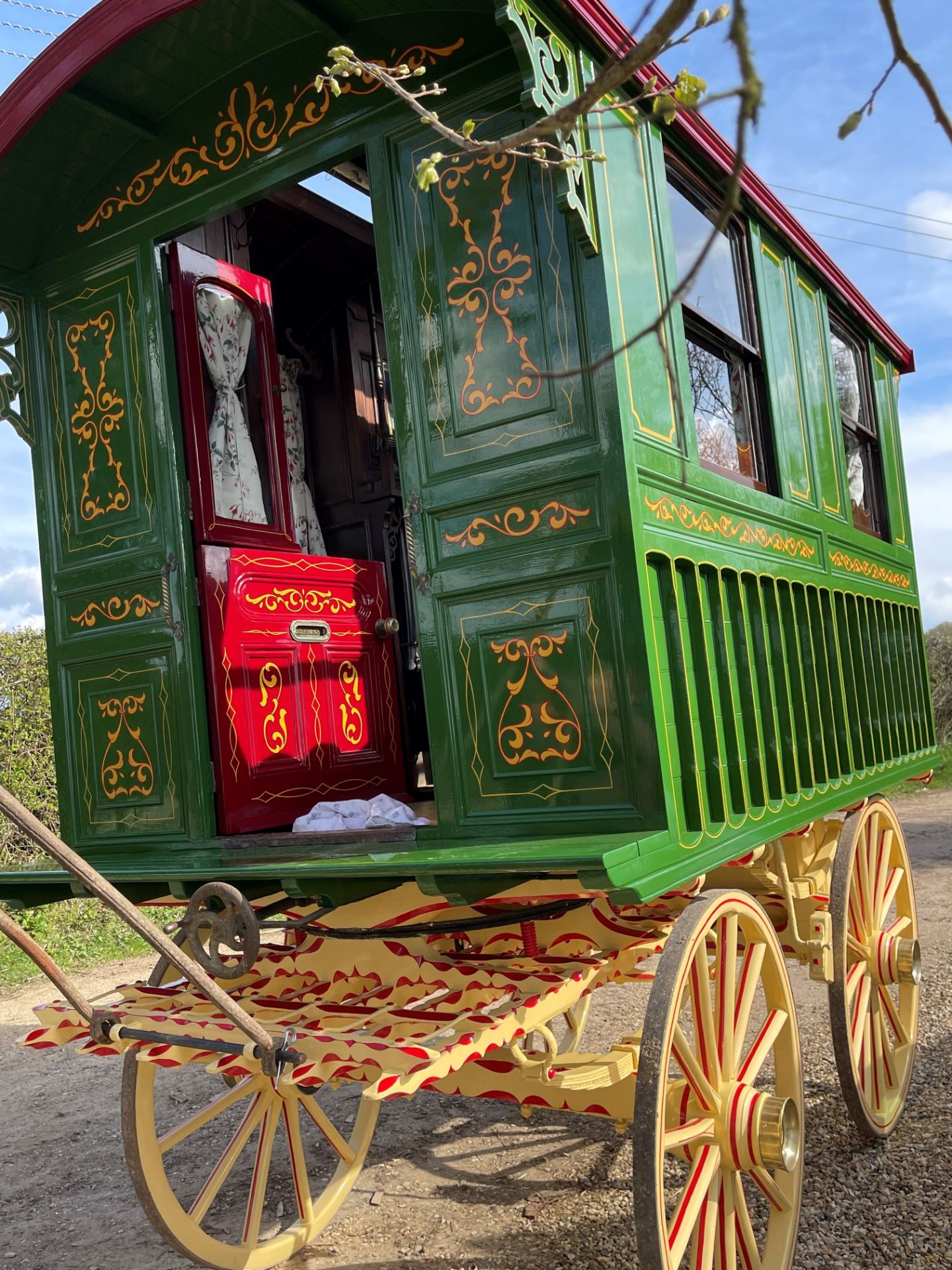 BURTON SHOWMAN'S WAGON finished in a traditional bottle green colour with a burgundy door. - Image 4 of 15